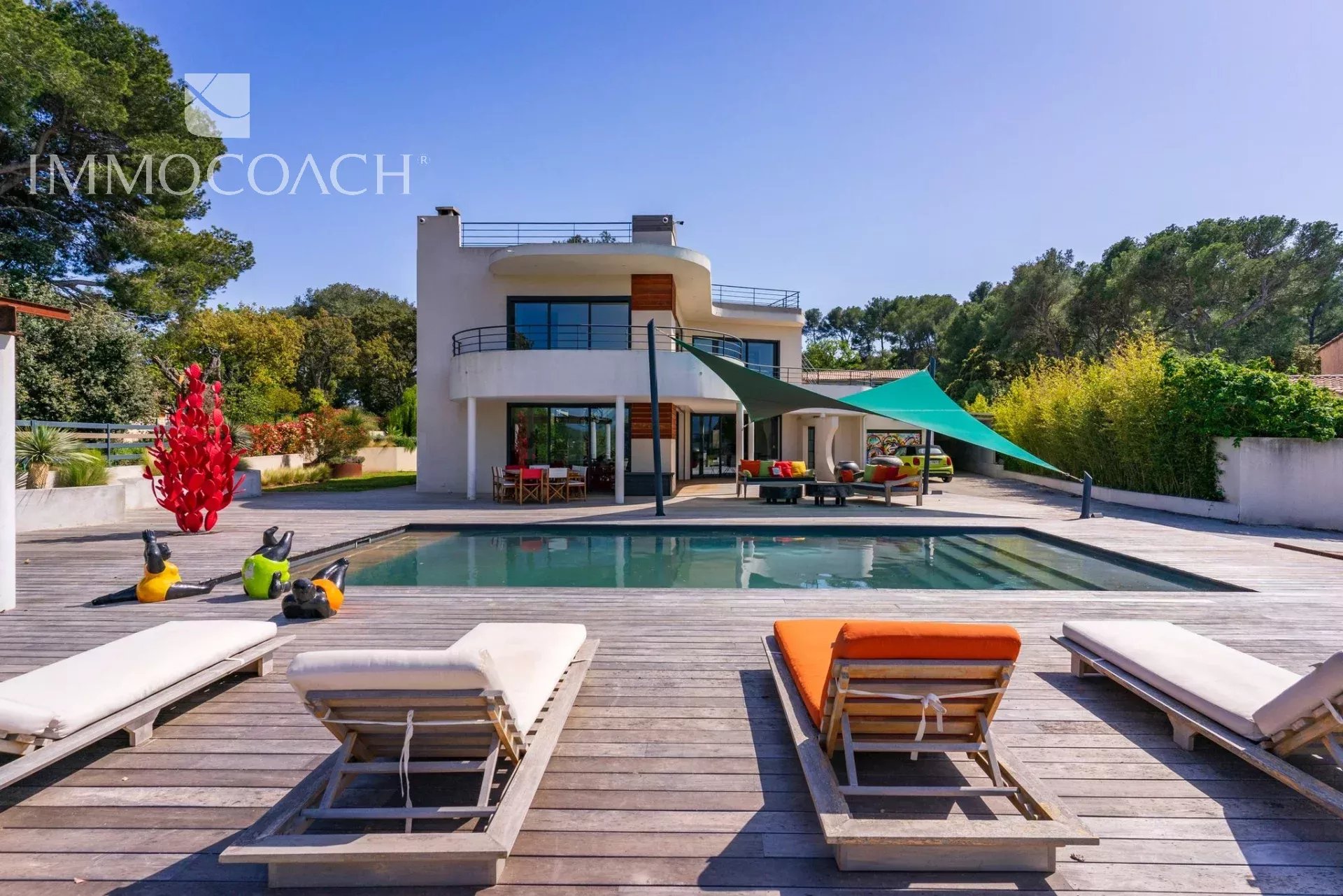 Villa Californienne avec piscine, vue dégagée au calme