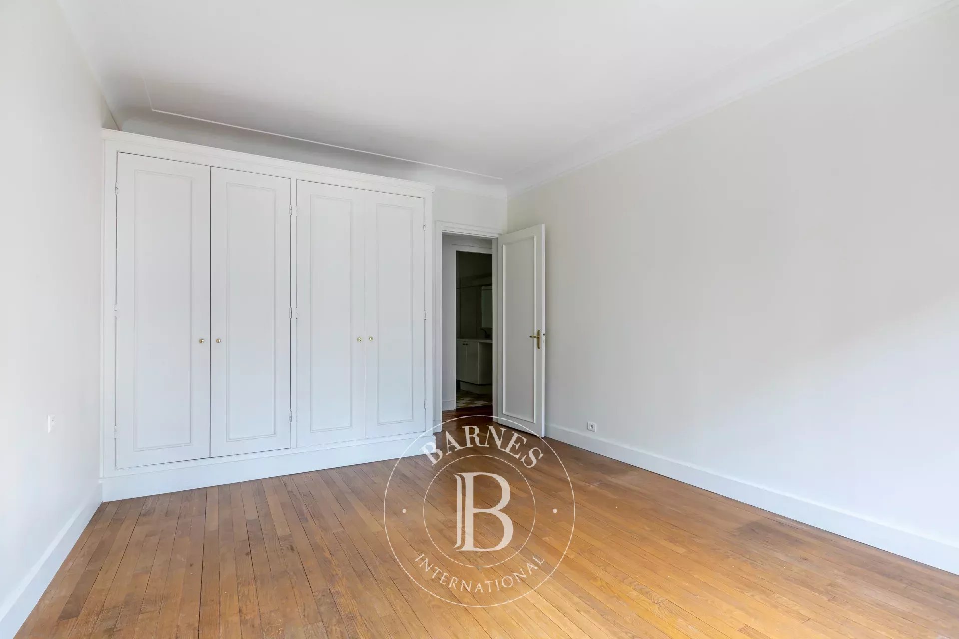 Exclusive - Paris 16 - Rue de la Tour - 2 bedrooms - Plenty of natural light - picture 8