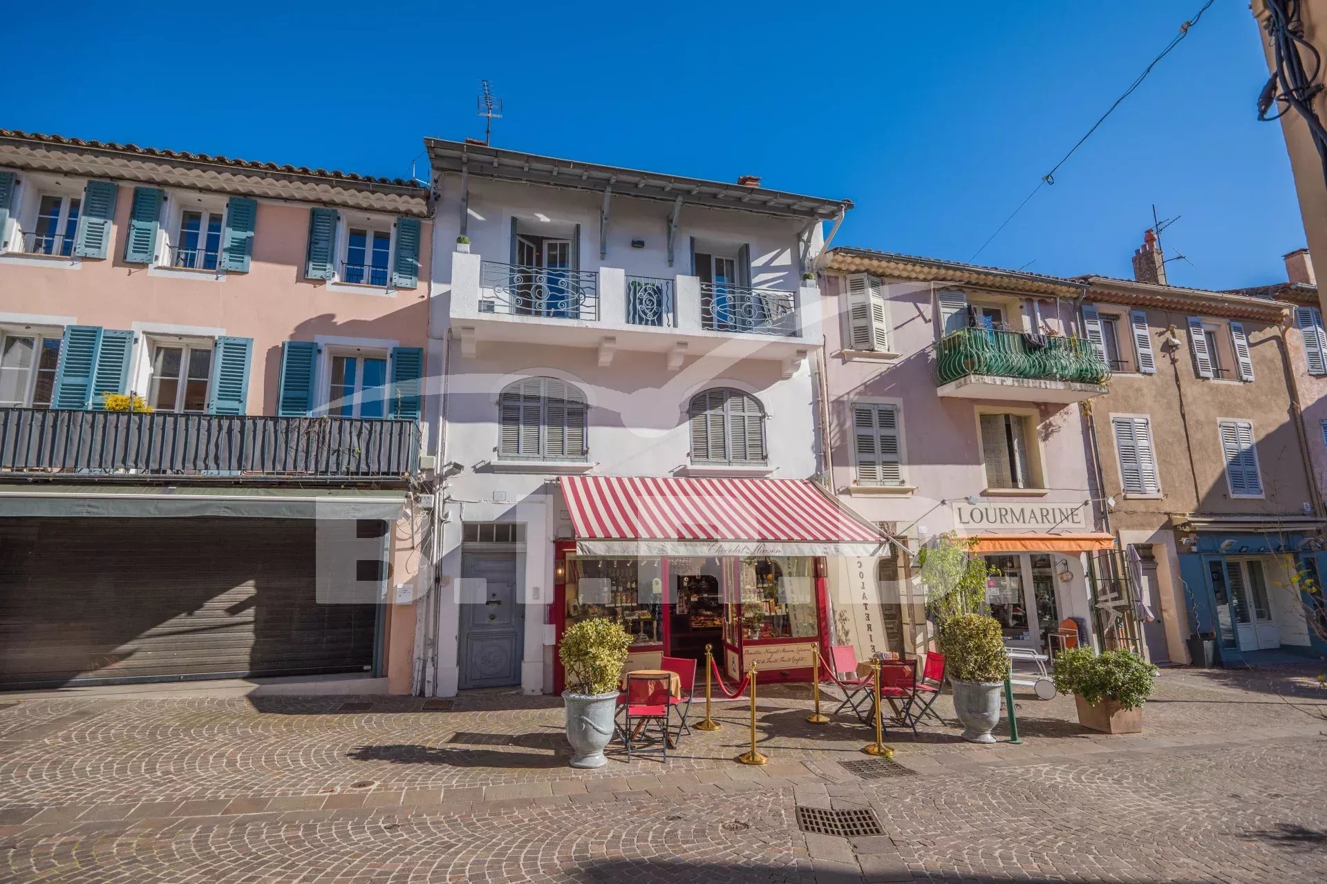 SAINTE MAXIME - APPARTEMENT IN HET HART VAN HET STADSCENTRUM