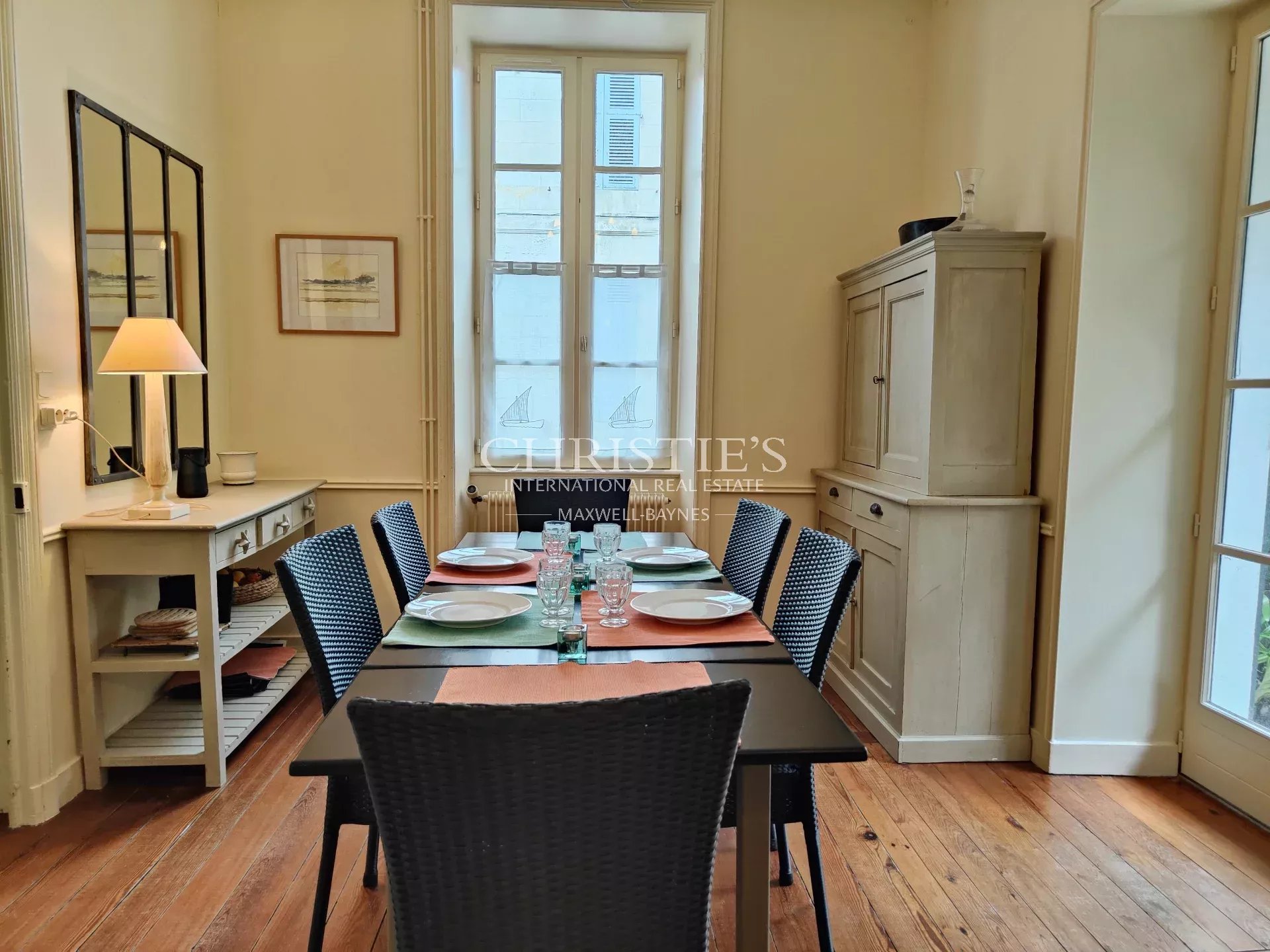 4 Bedroom Villa/Townhouse's Image 3