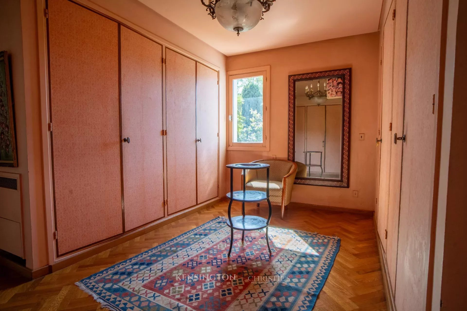 6 Bedroom Villa/Townhouse's Image 21