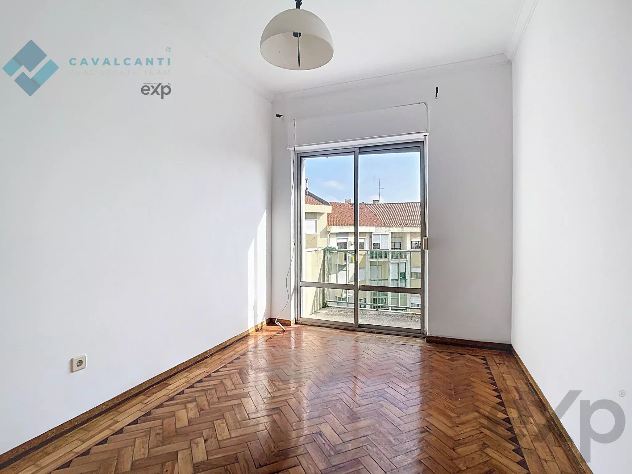 T3 for refurbishment in the heart of Carnaxide 86827812 image 36