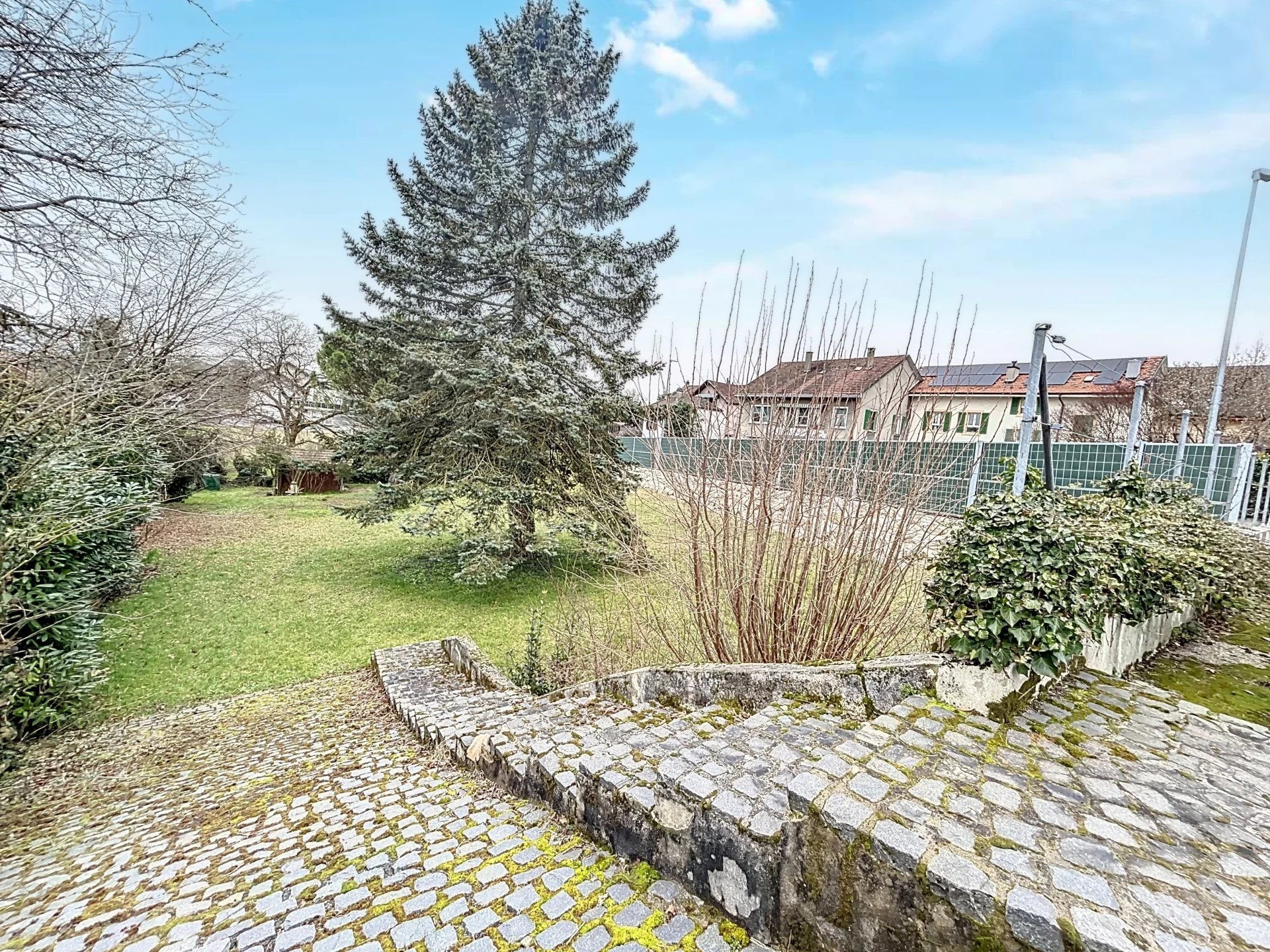 Magnifique maison avec grand jardin ! Parfait pour une famille !