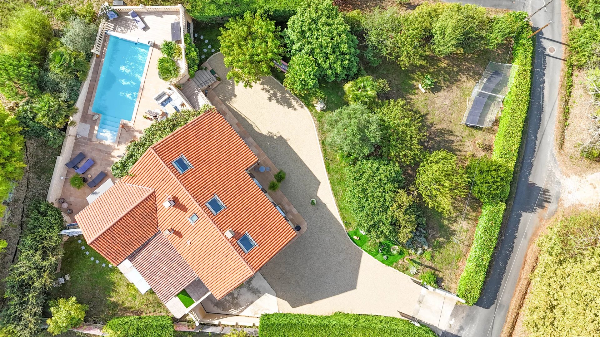 Sarlat – Maison familiale – Vue dégagée et piscine - picture 3