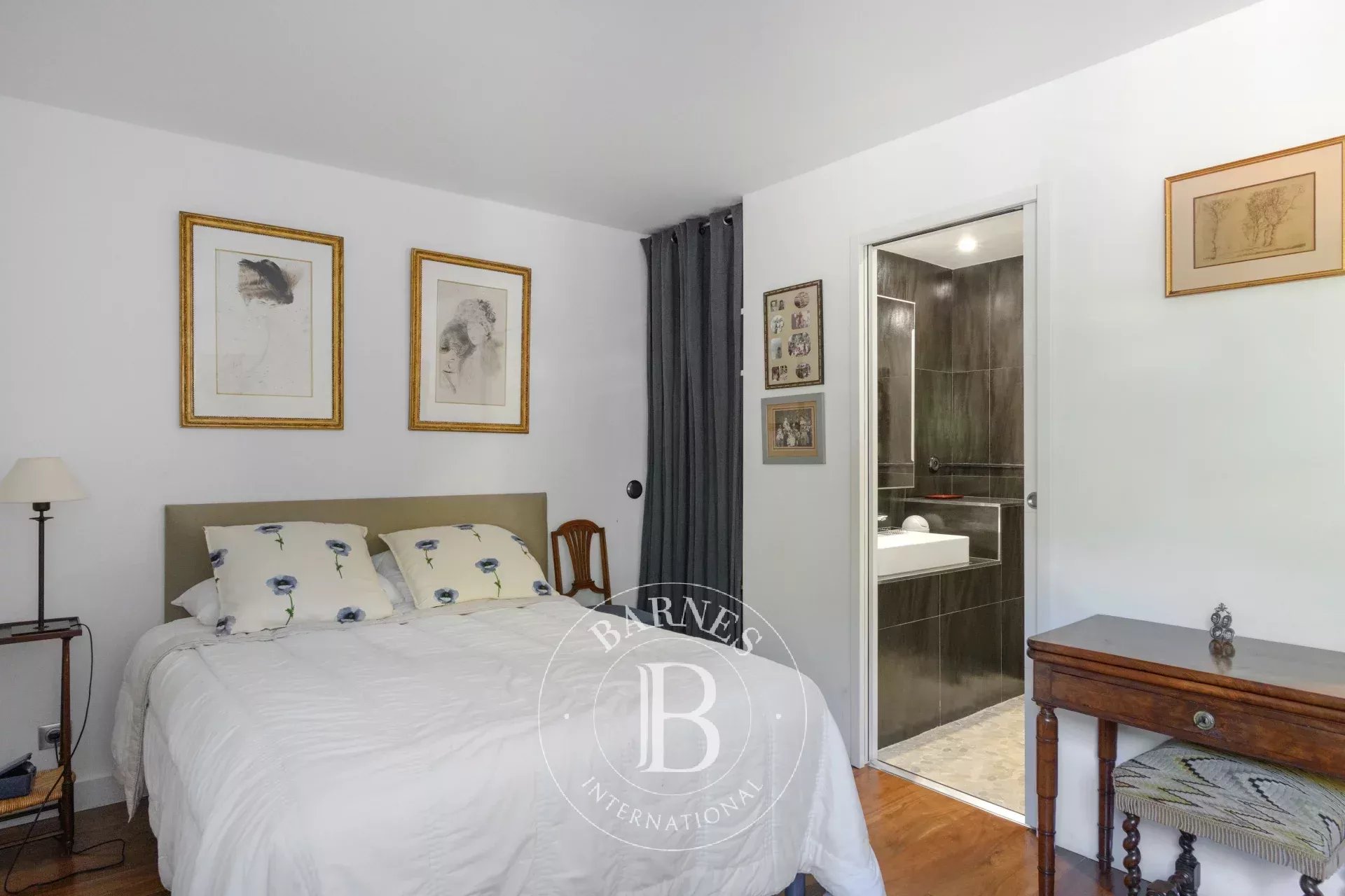 Daire Cassis - picture 12