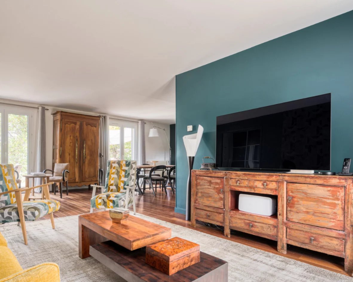 Proche Tassin,  beau plain pied au calme