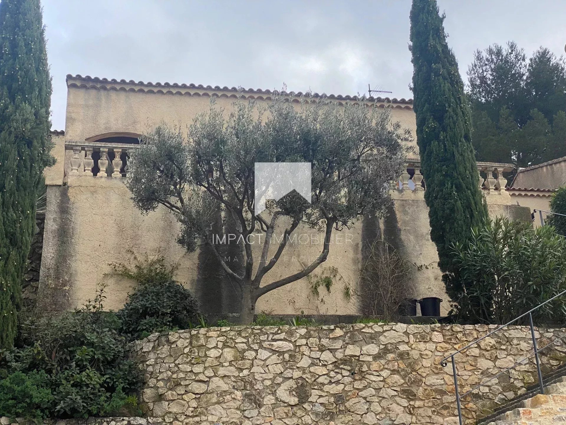 Agence immobilière de 