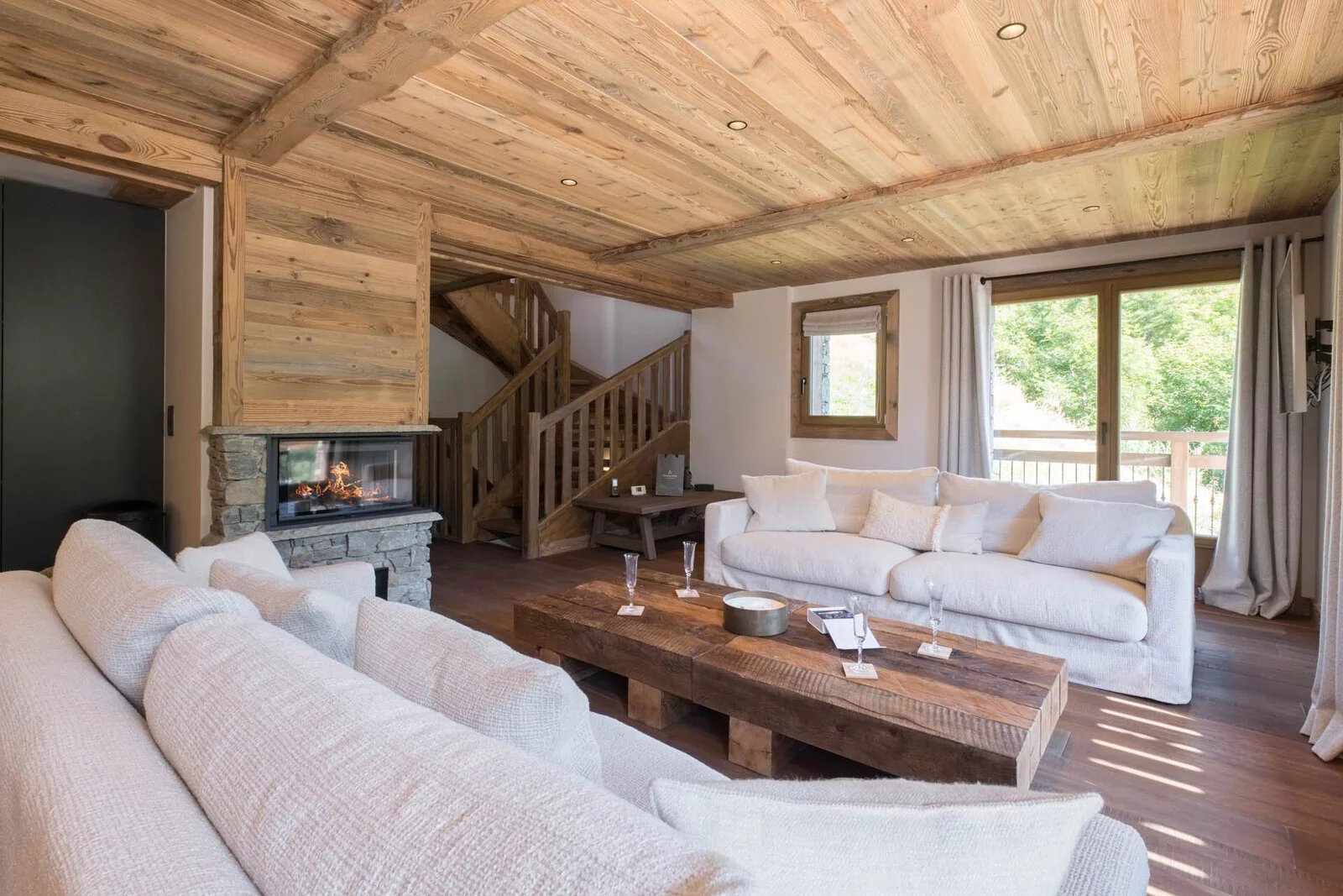 CHALET NEUF AU COEUR DU VILLAGE