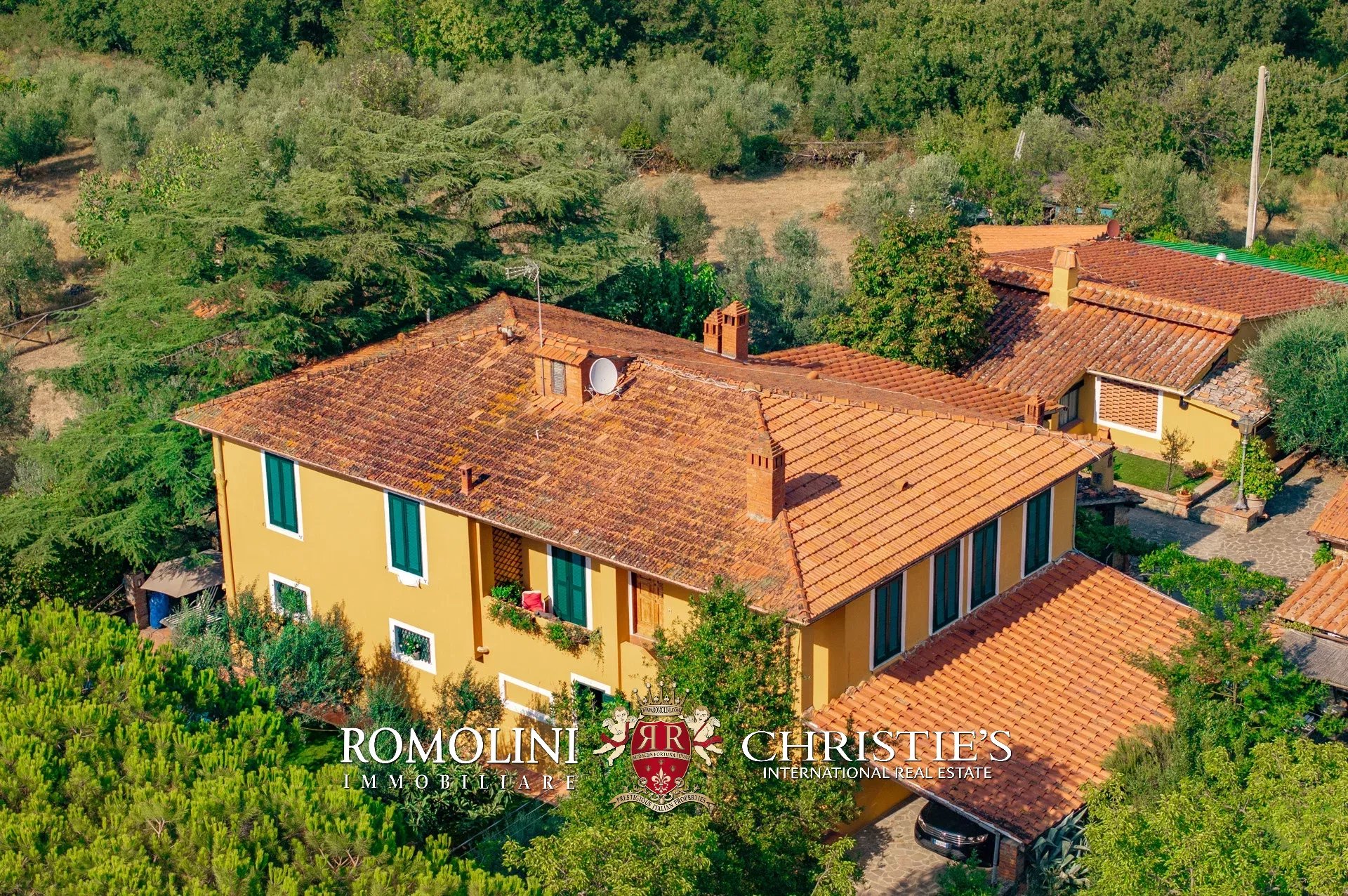 9 Bedroom Villa/Townhouse's Image 24