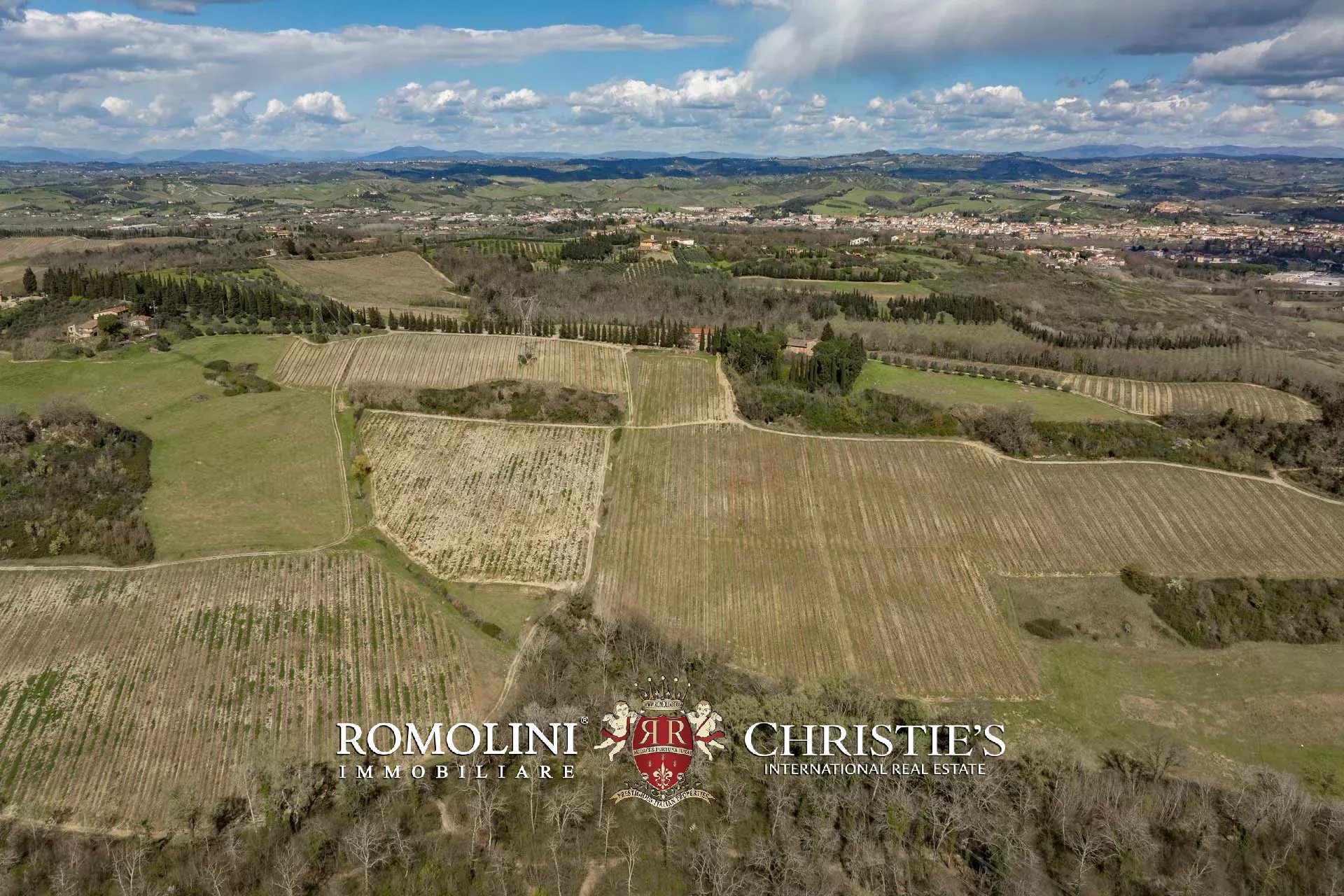 15 Bedroom Vineyard's Image 10