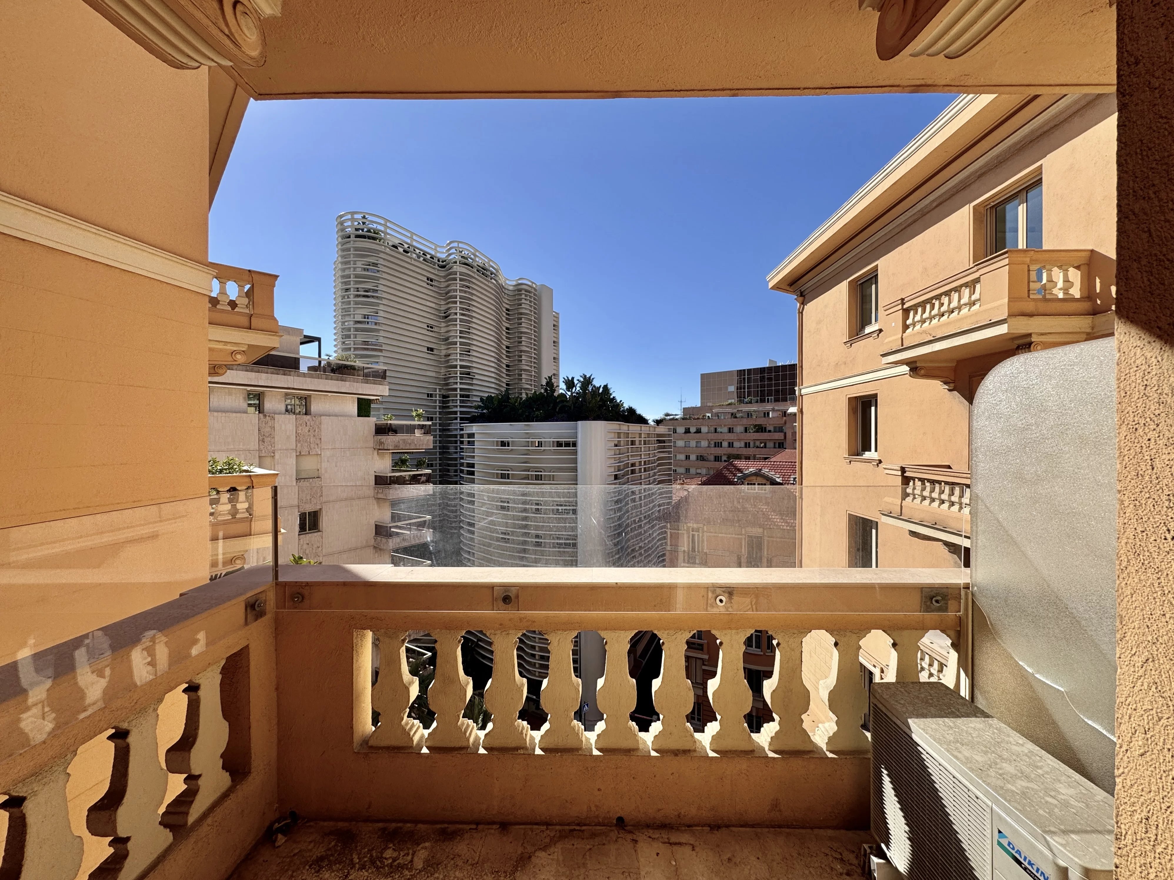 Franzido Palace - 4-Room Appartment for Rent