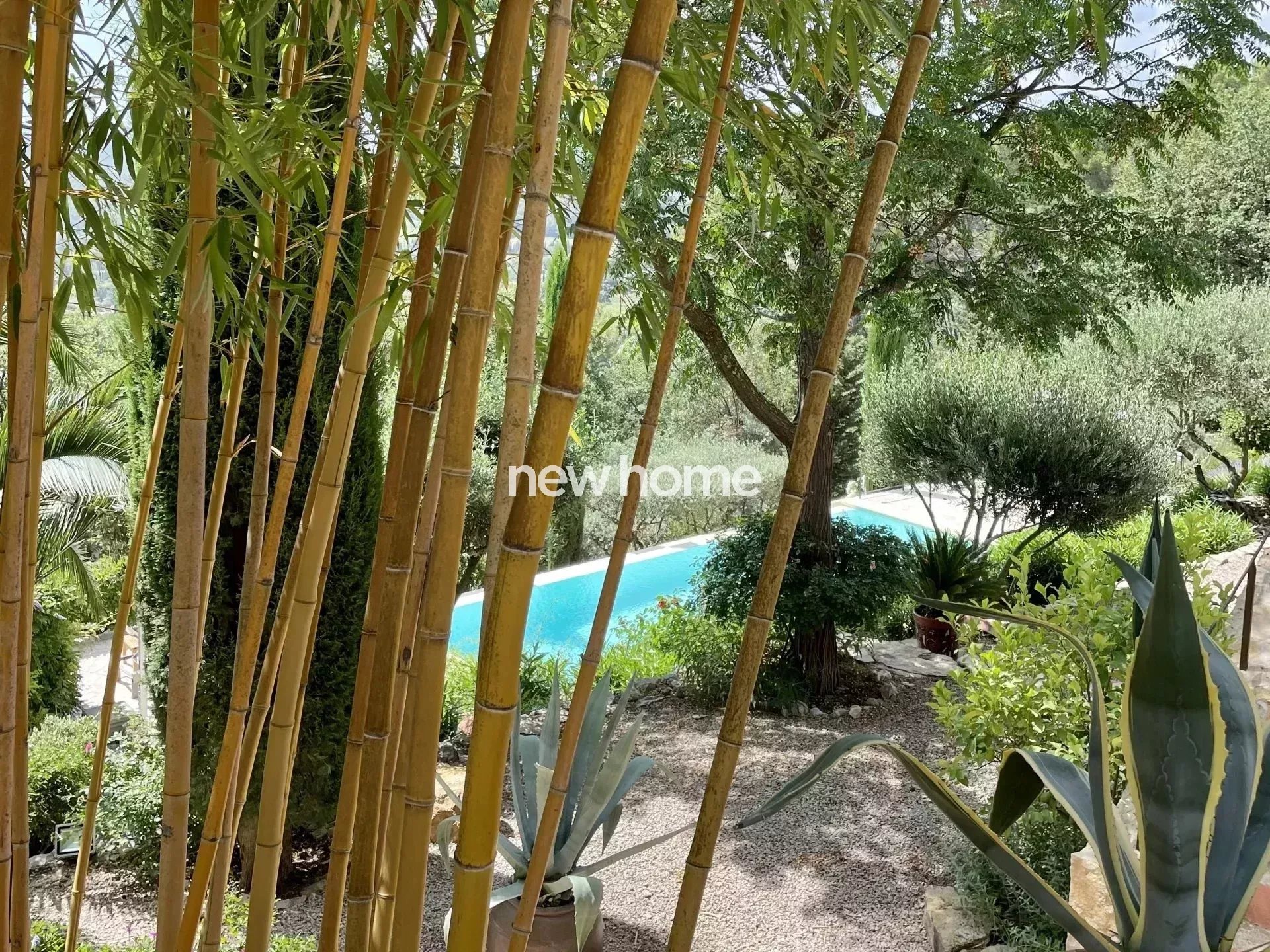 Magnifique villa avec vue panoramique à Lorgues