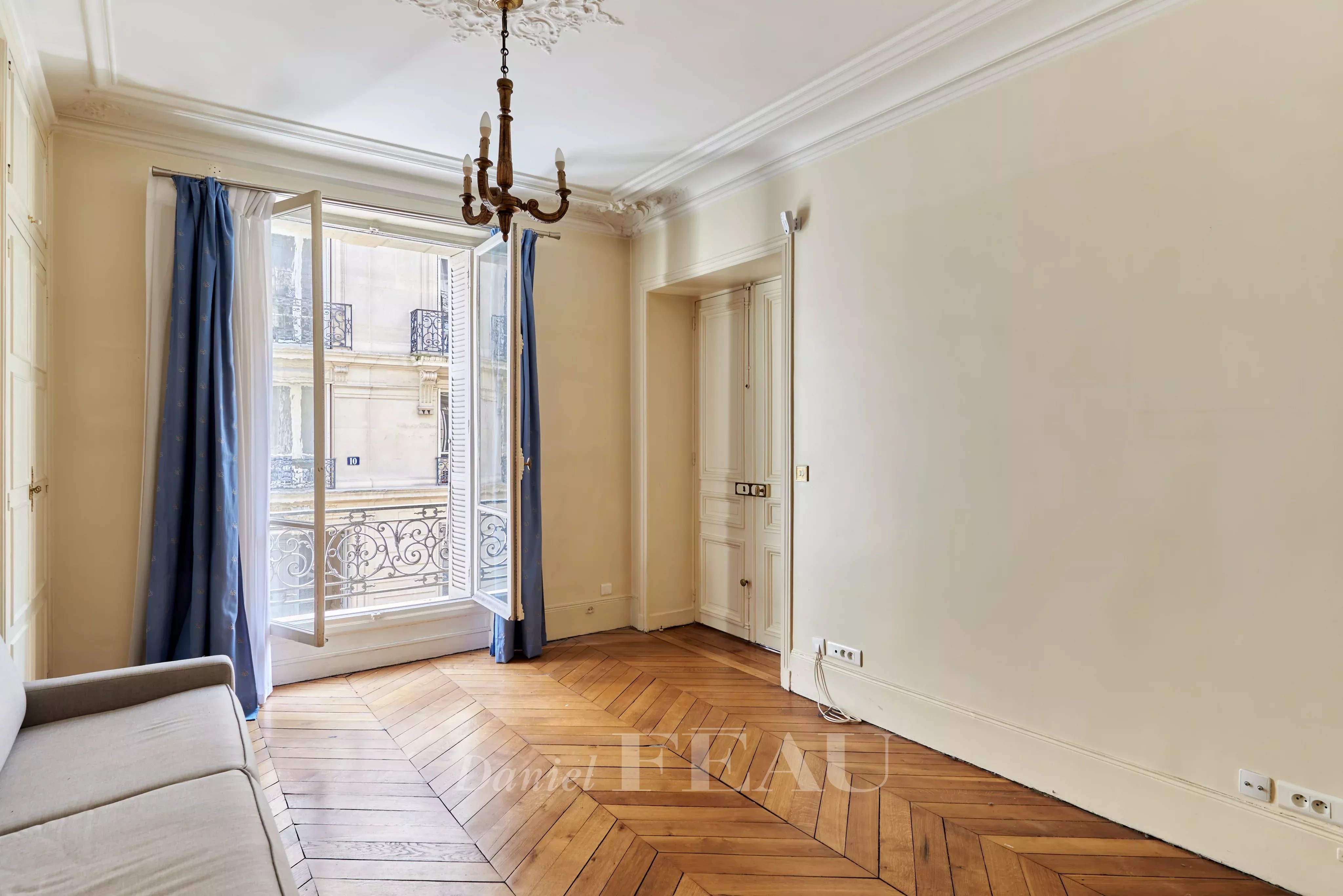 Chambre sur rue