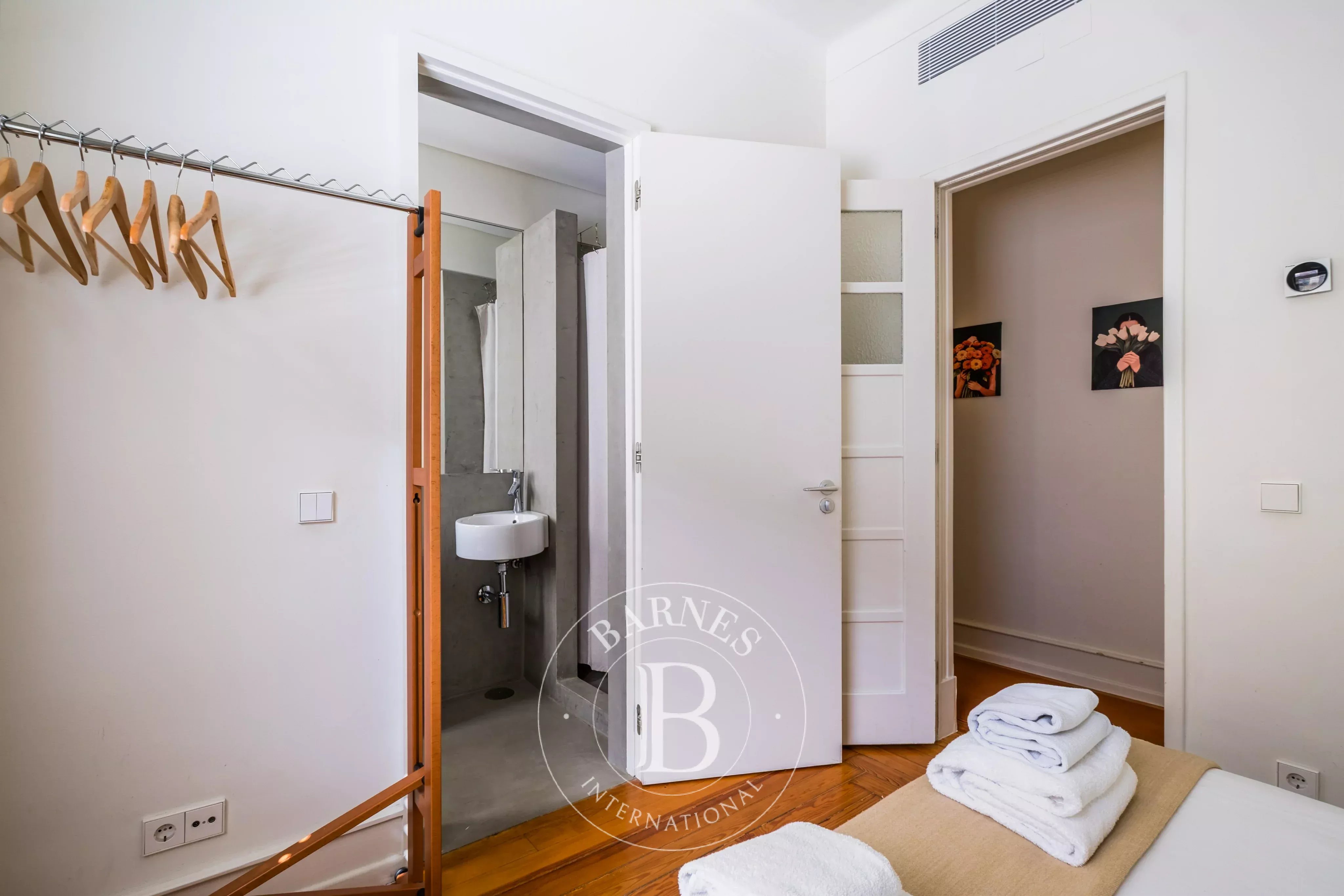 Centrality and comfort