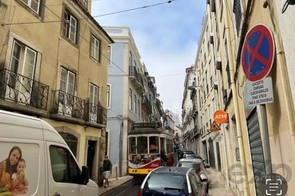 Furnished 2-bedroom apartment in downtown Lisbon 85507002 image 10