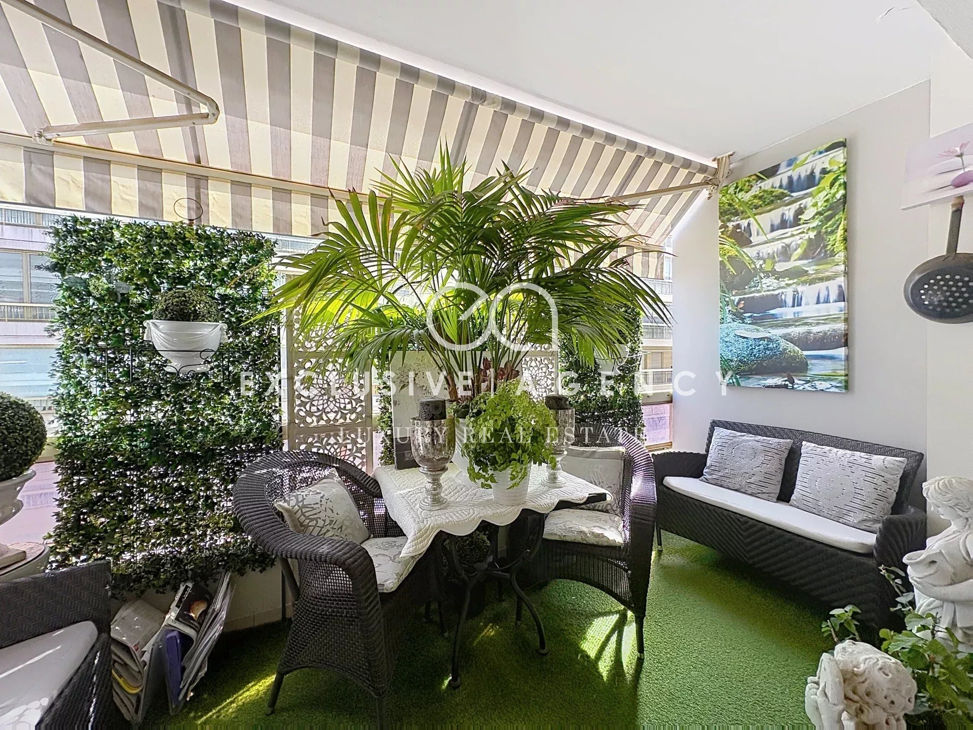 CANNES, CROISETTE, 2-ZIMMER-WOHNUNG 52 M², TERRASSE