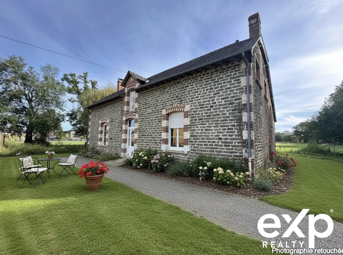 ✨ Grange de caractère à réinventer à moins de 10 min de Rennes –✨