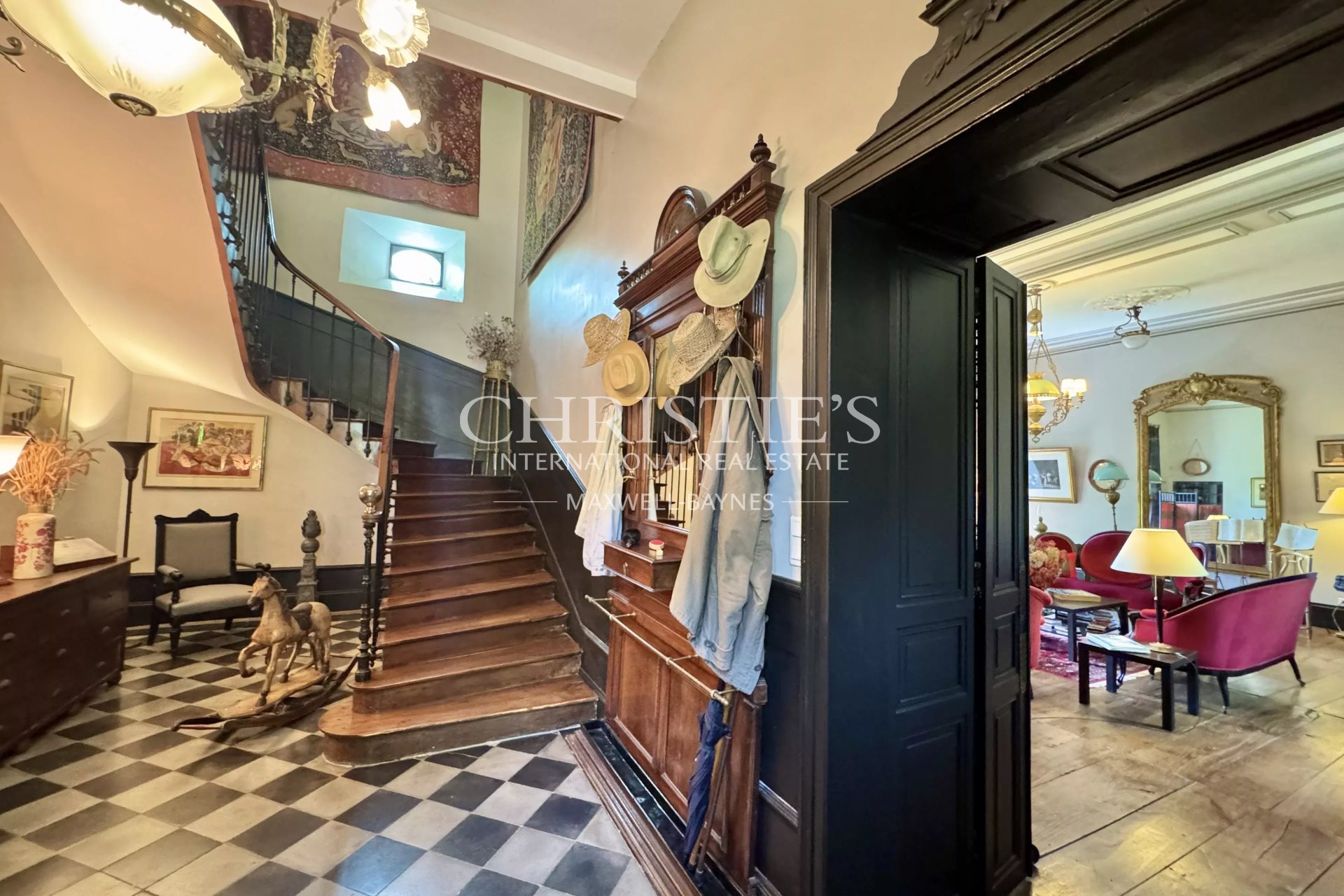 6 Bedroom Villa/Townhouse's Image 19