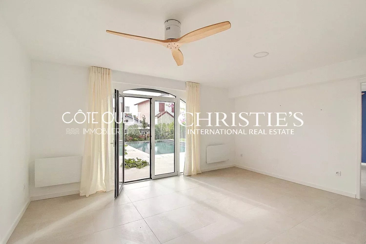 5 Bedroom Villa/Townhouse's Image 4