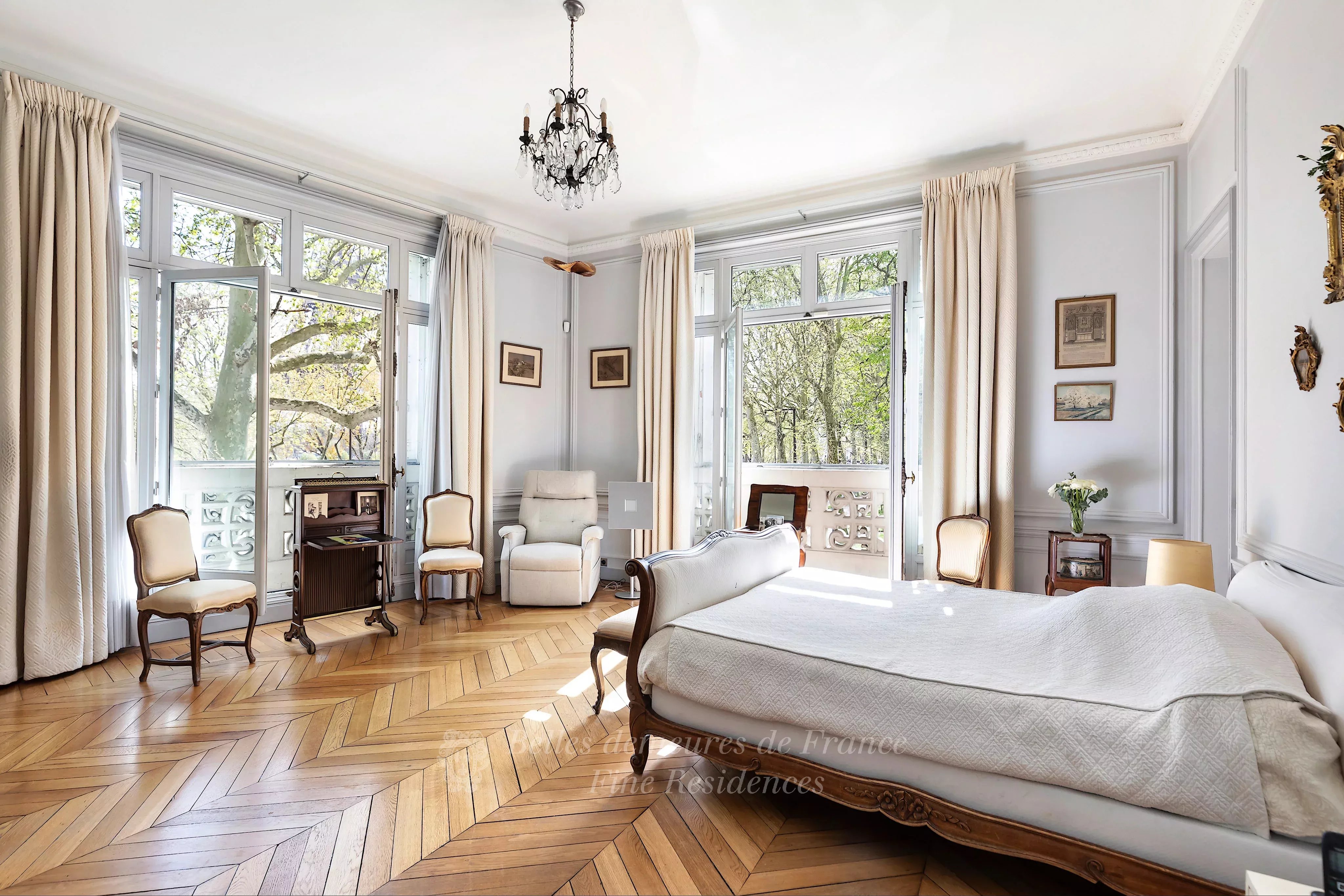 Sale Apartment Paris 16th