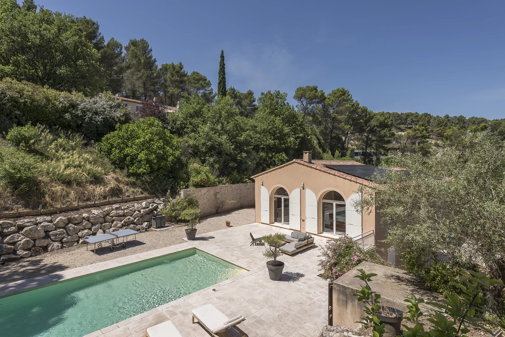 Family property on the outskirts of Aix-en-Provence