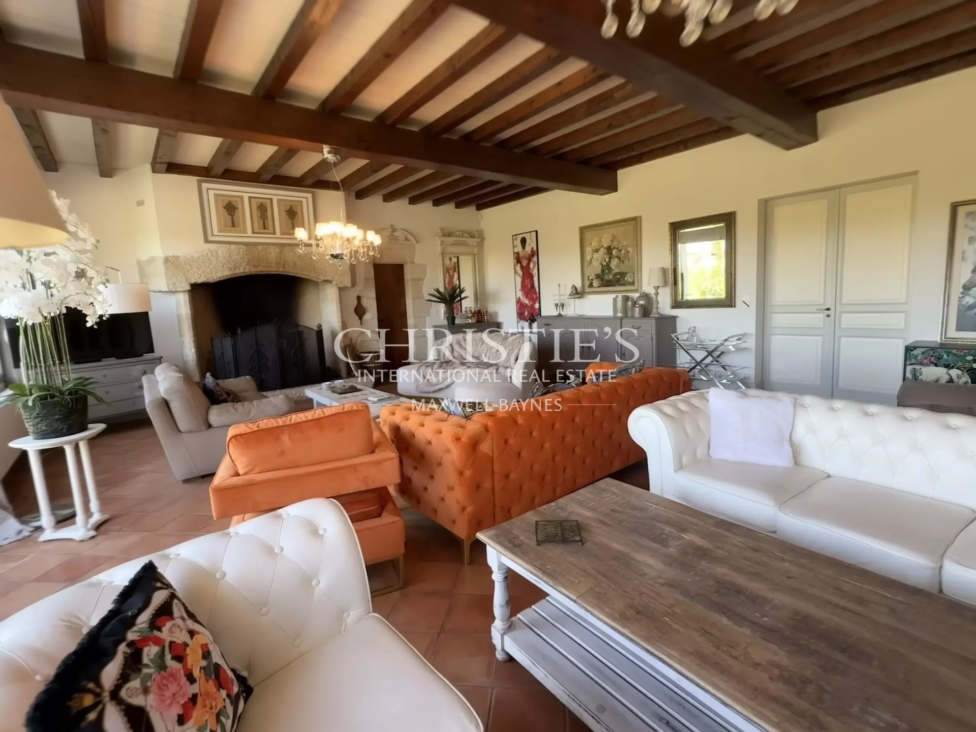 7 Bedroom Villa/Townhouse's Image 3