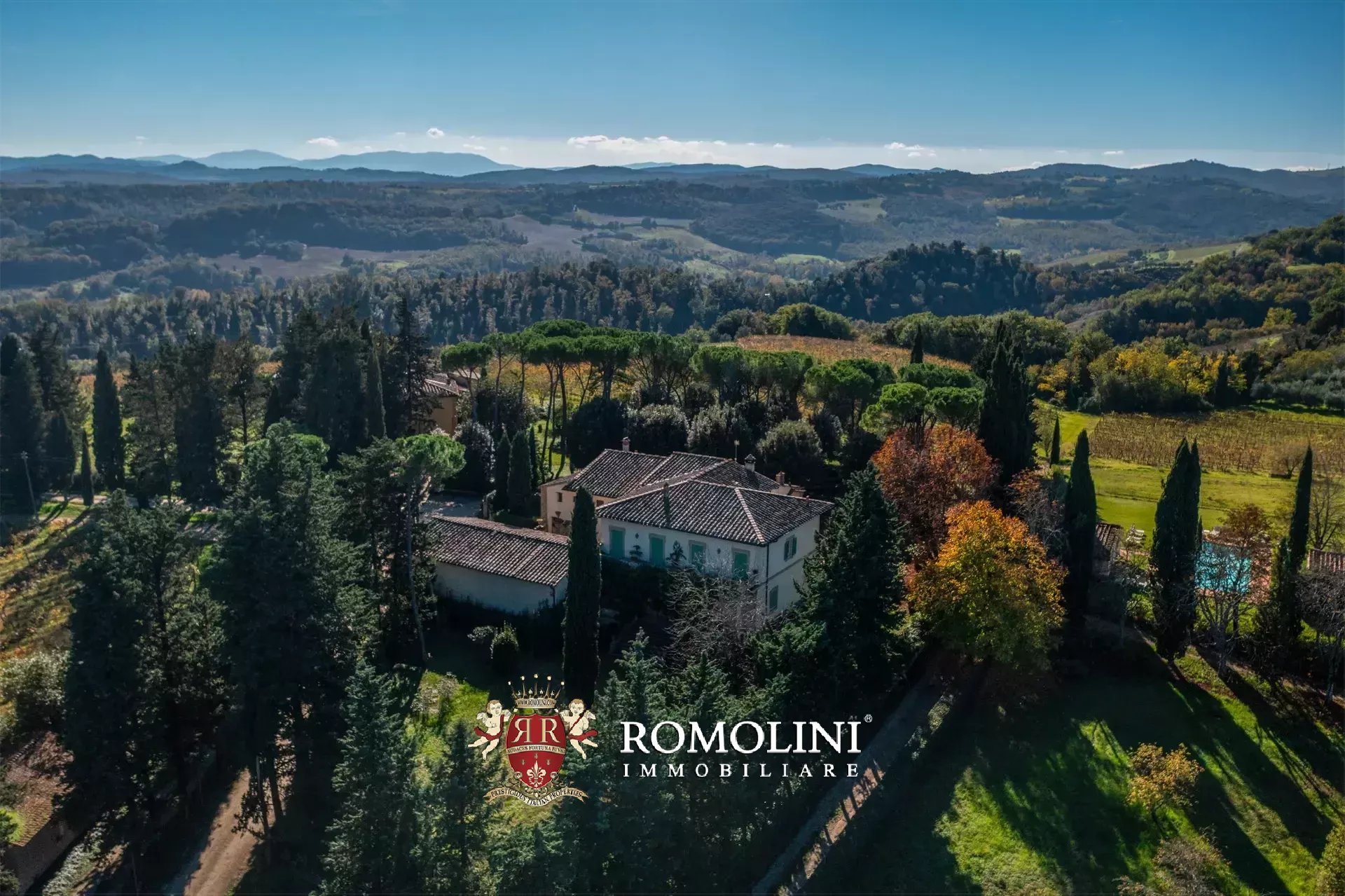35 Bedroom Vineyard's Image 17
