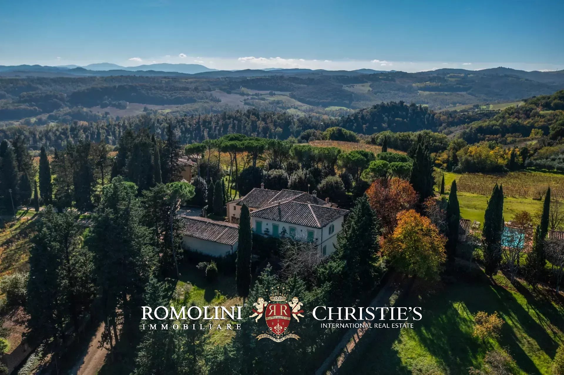 35 Bedroom Vineyard's Image 17