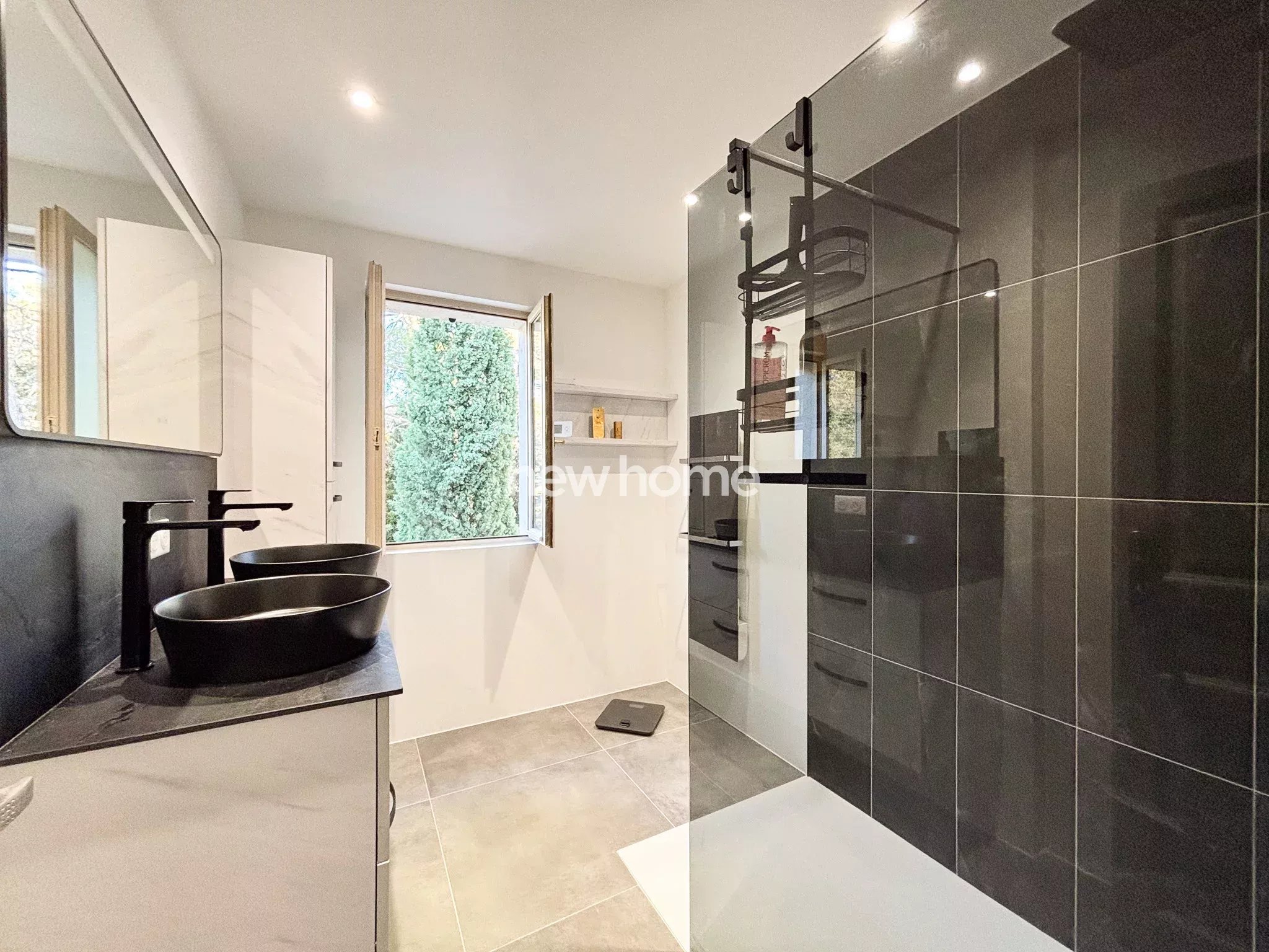 Bastide provençale de 160 m² sur un terrain d'un hectare avec vue dégagée!