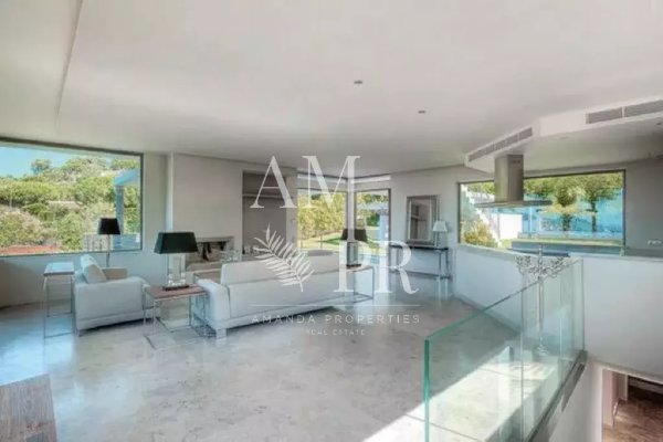 Luxury Designer Villa in Cannes with 180° Sea Views for Sale — photo 5