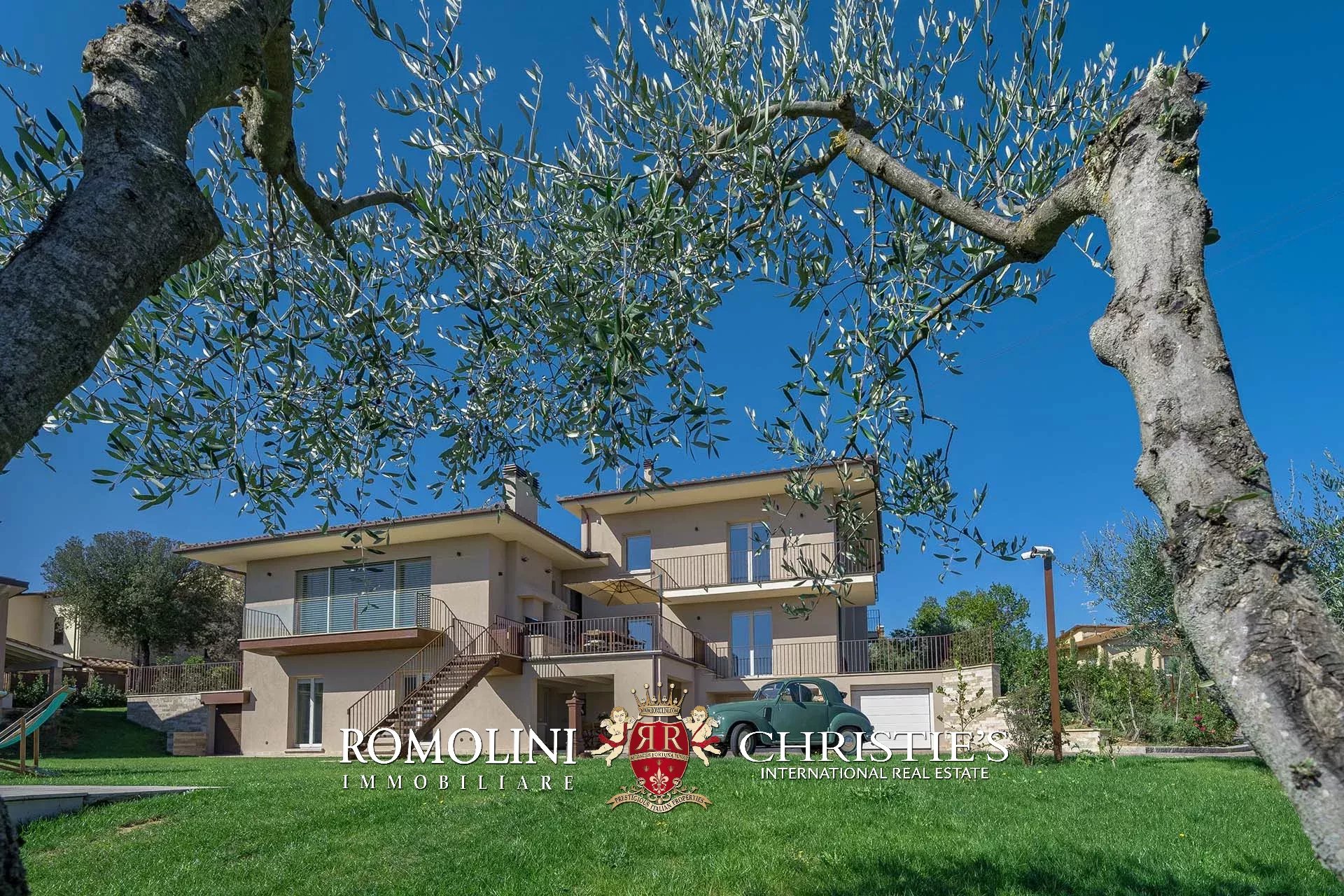 7 Bedroom Villa/Townhouse's Image 7