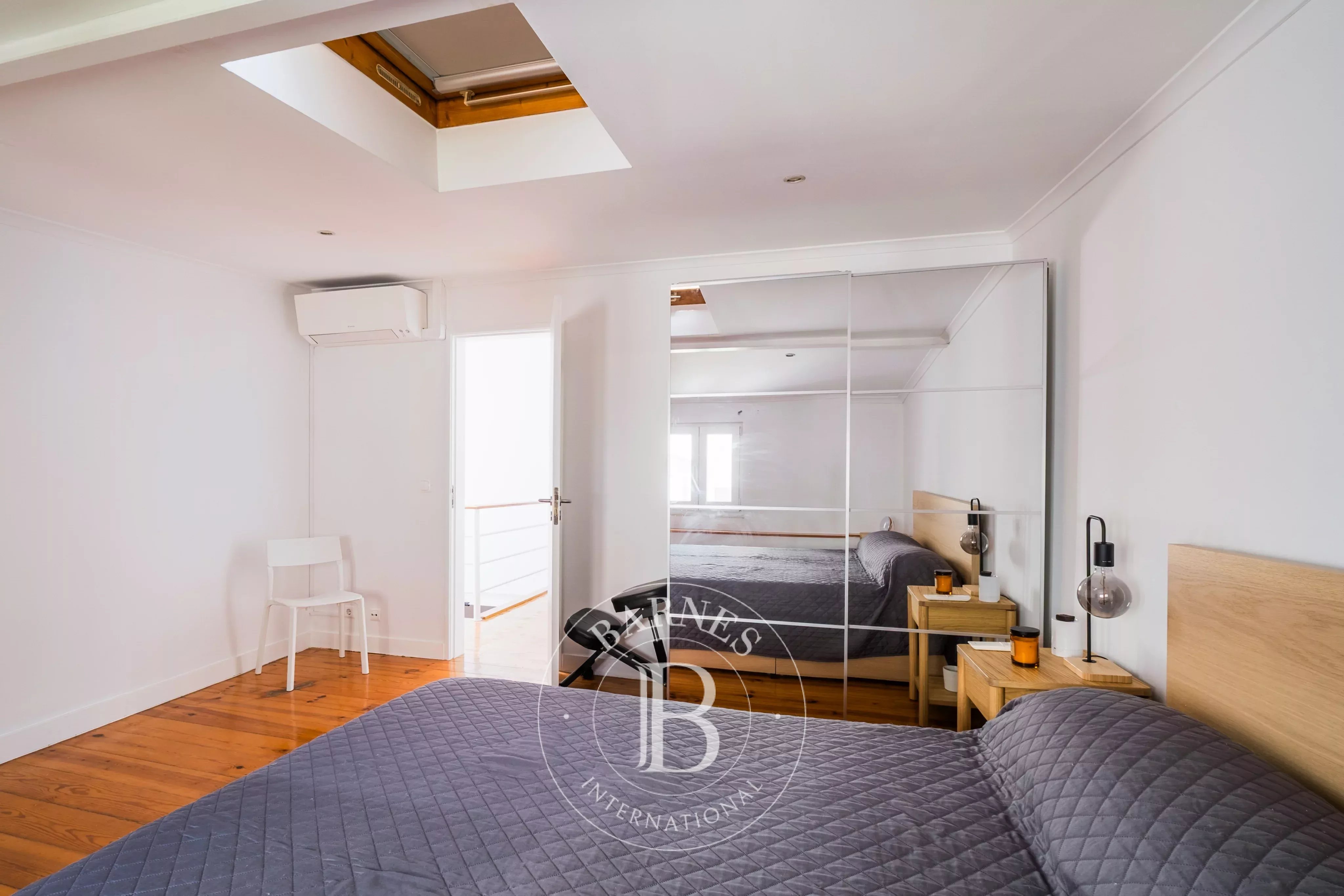Duplex muito central