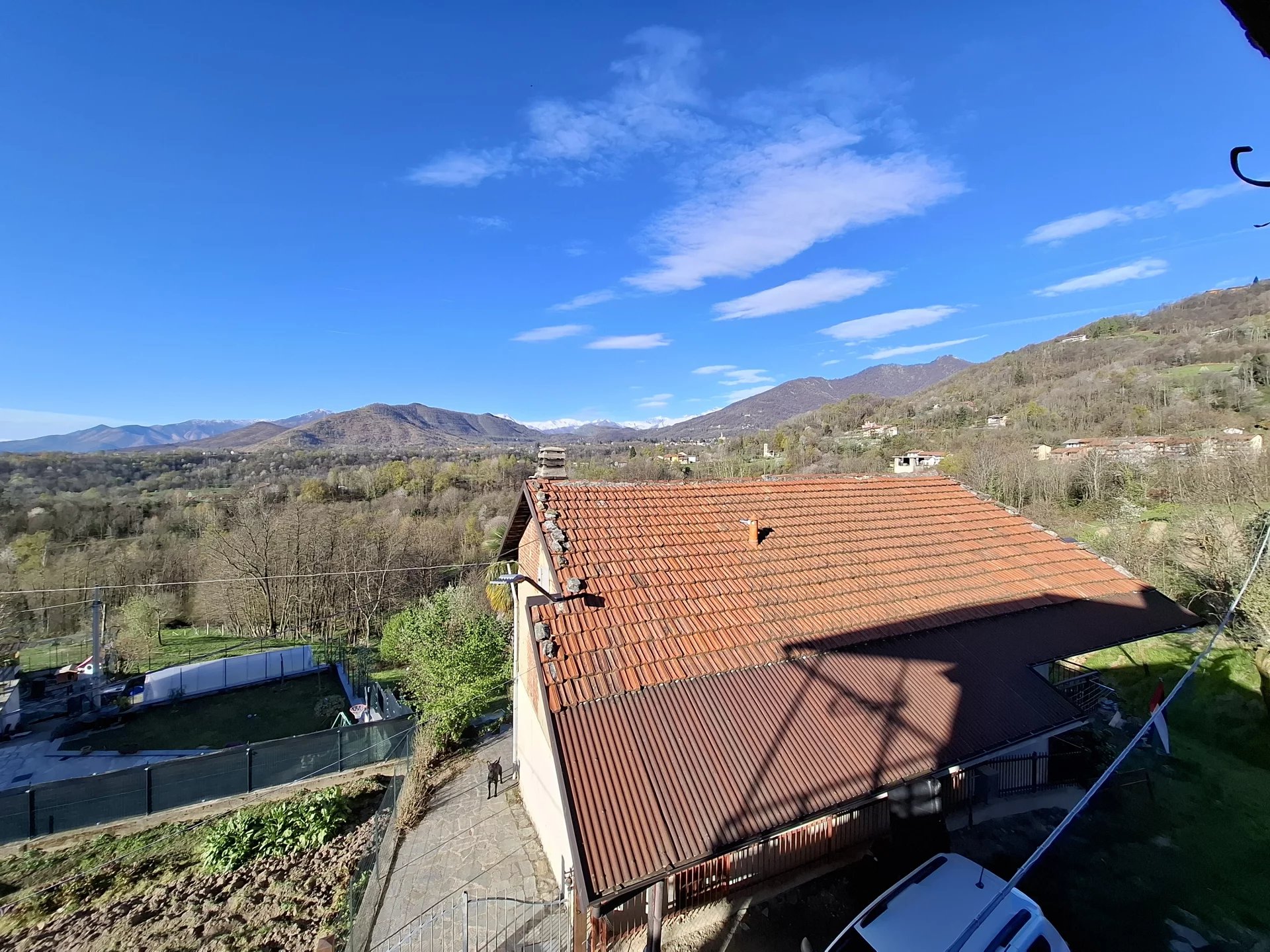 CASA DI AMPIA METRATURA A ROCCA