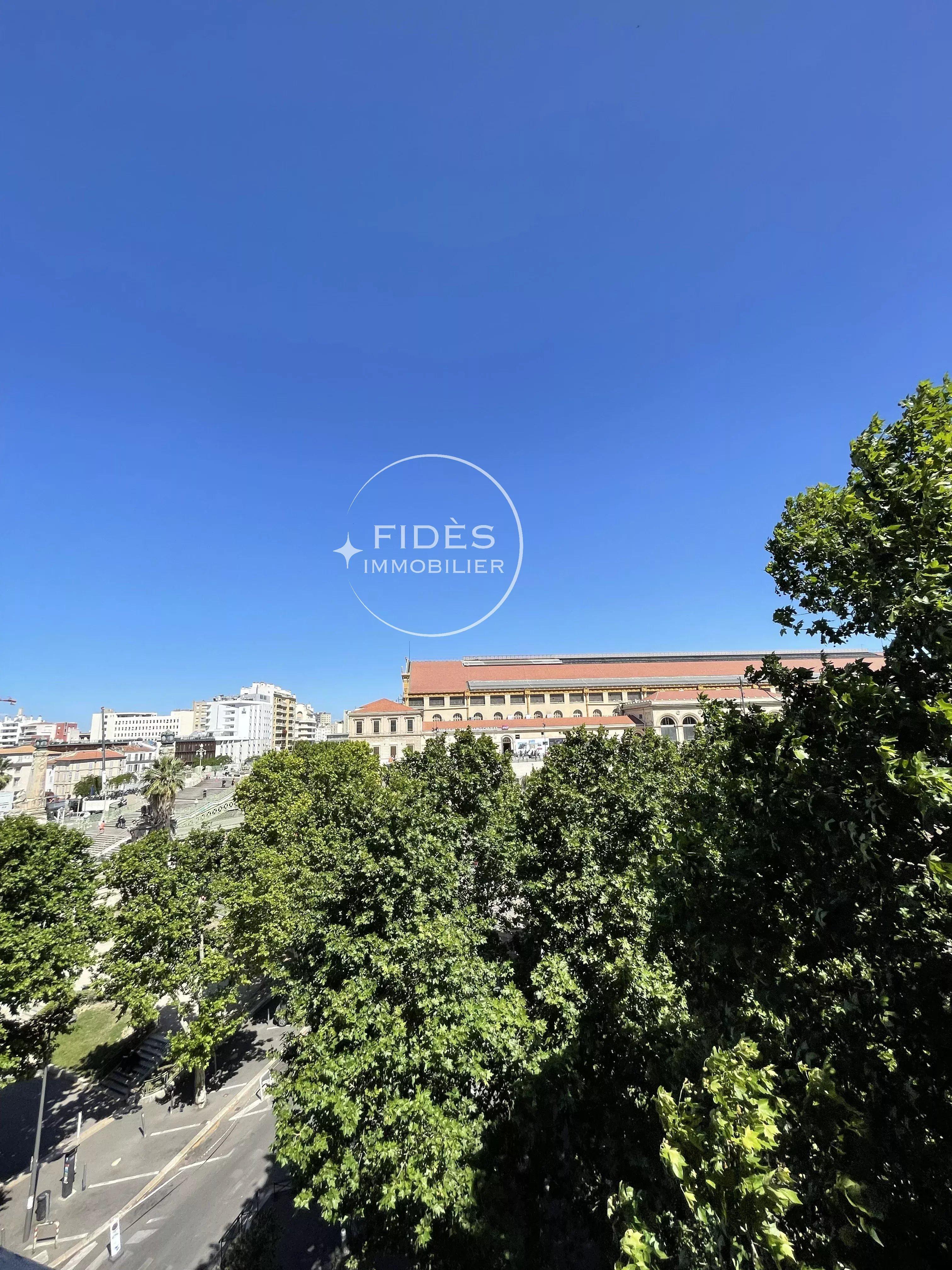 Marseille – 13001– Gare Saint-Charles – Dernier étage avec balcon - Photo 3