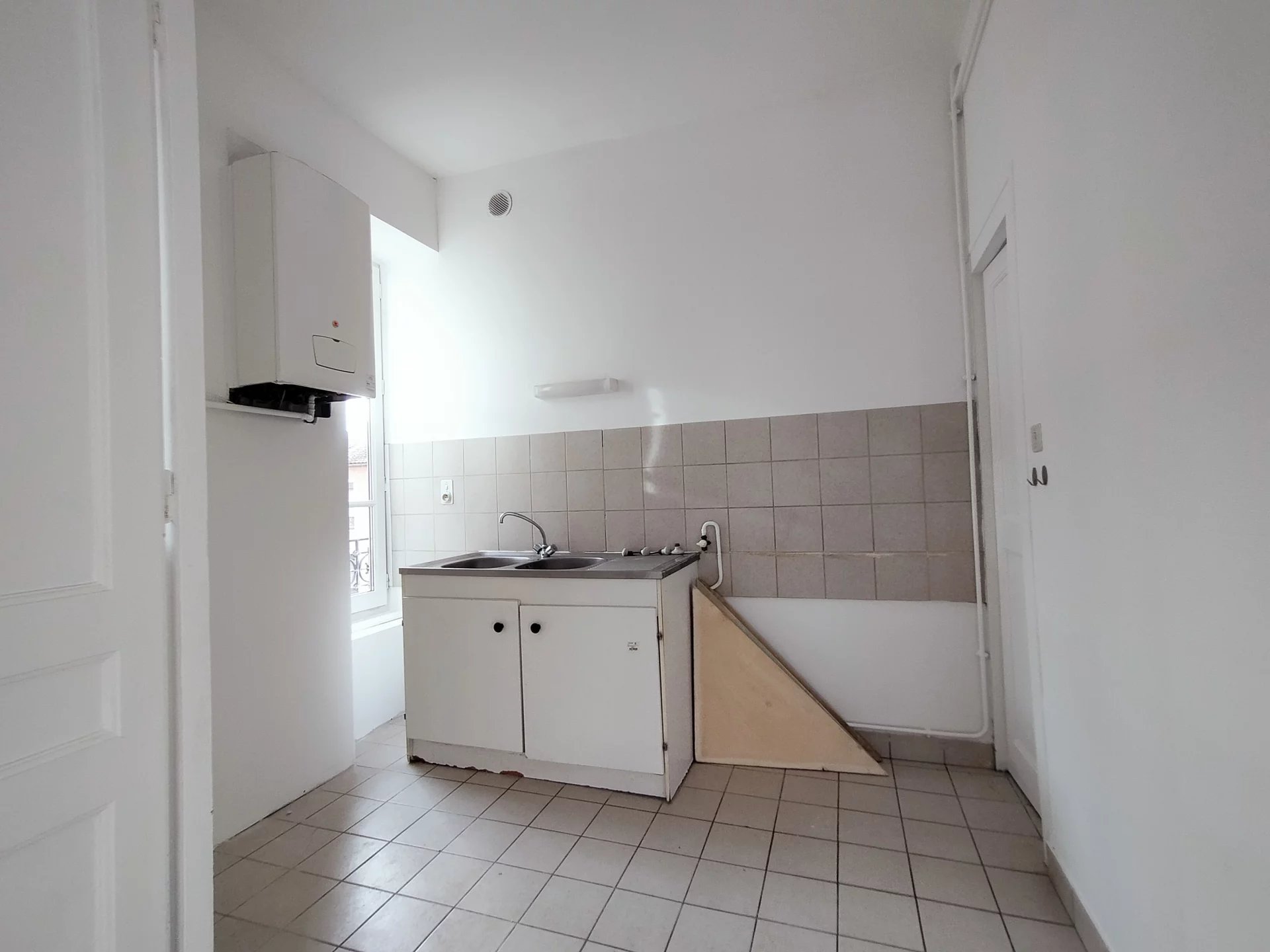 483318 Location Lyon 7ème