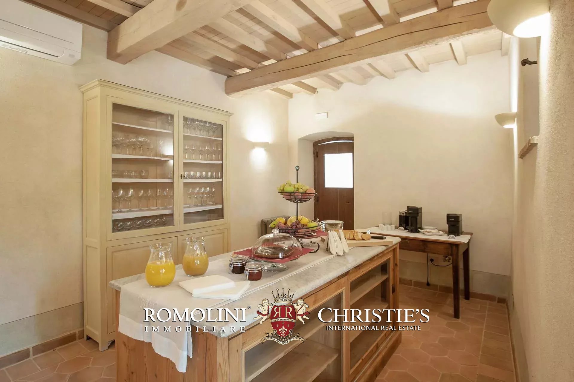 13 Bedroom Villa/Townhouse's Image 87