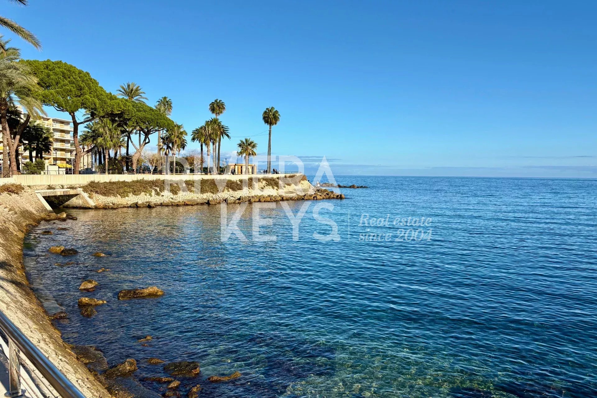 ANTIBES – Ilette : Wunderschöne 3-Zi-Wohnung mit Meerblick, strandnah