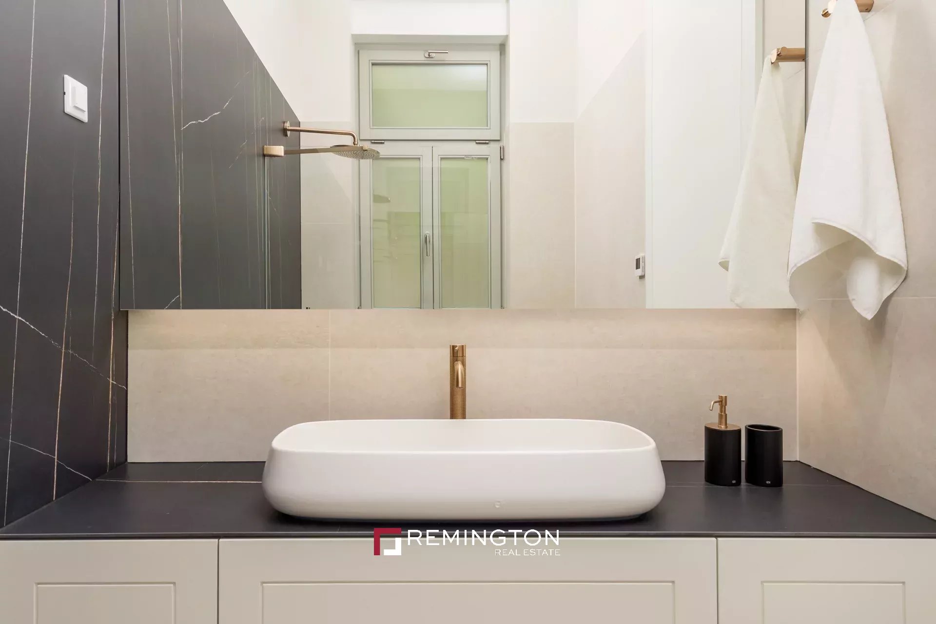 2 Bedroom Apartment/Flat's Image 6