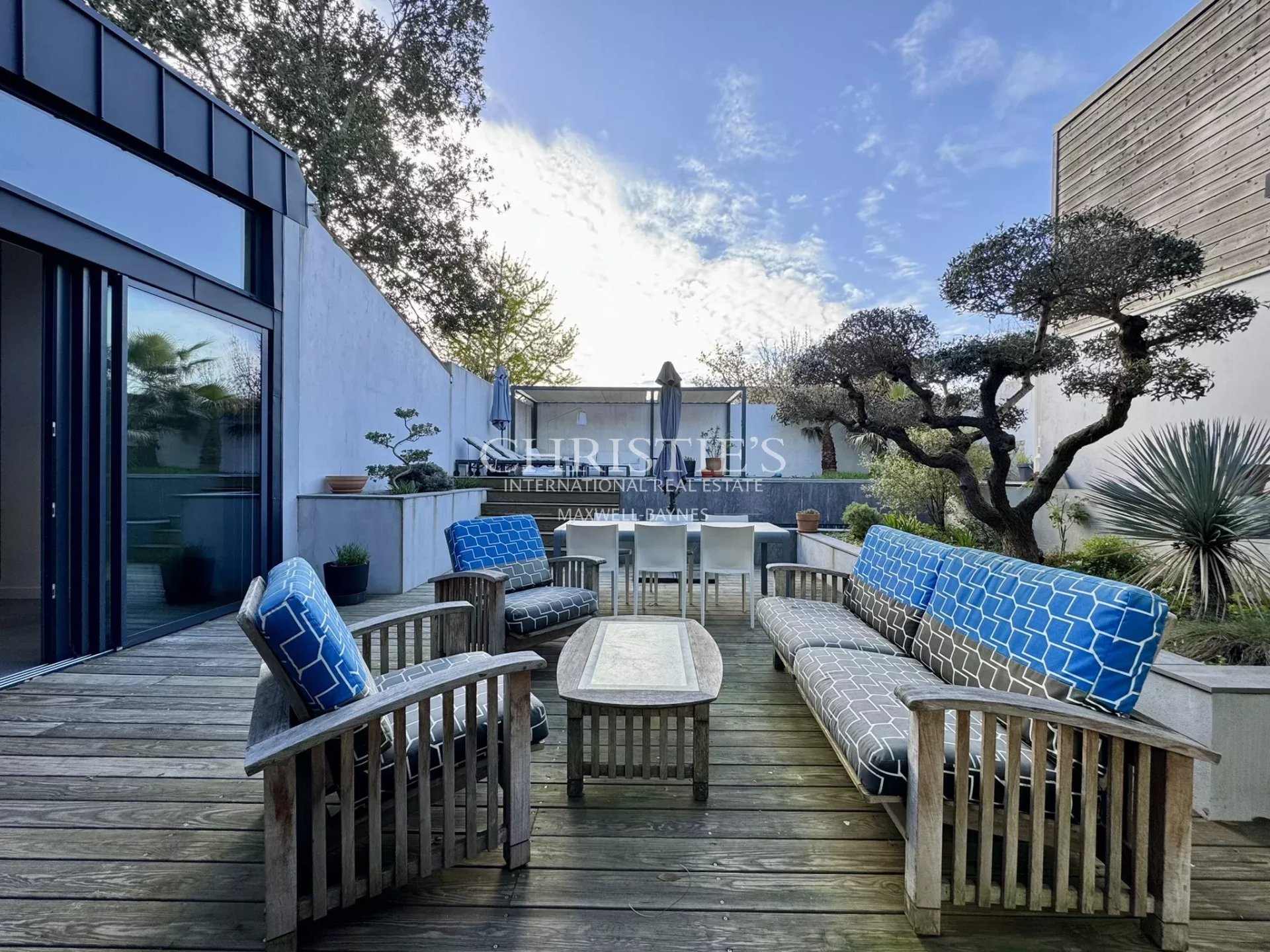 4 Bedroom Villa/Townhouse's Image 6