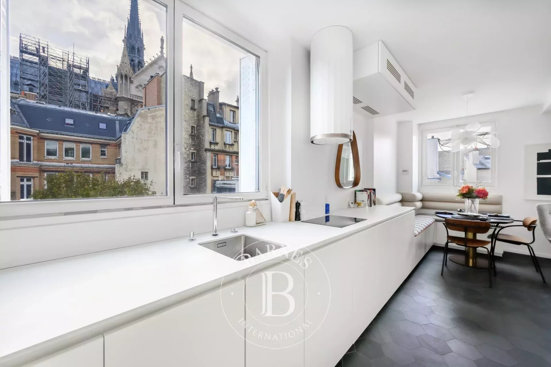 Daire Paris 4ème - picture 5