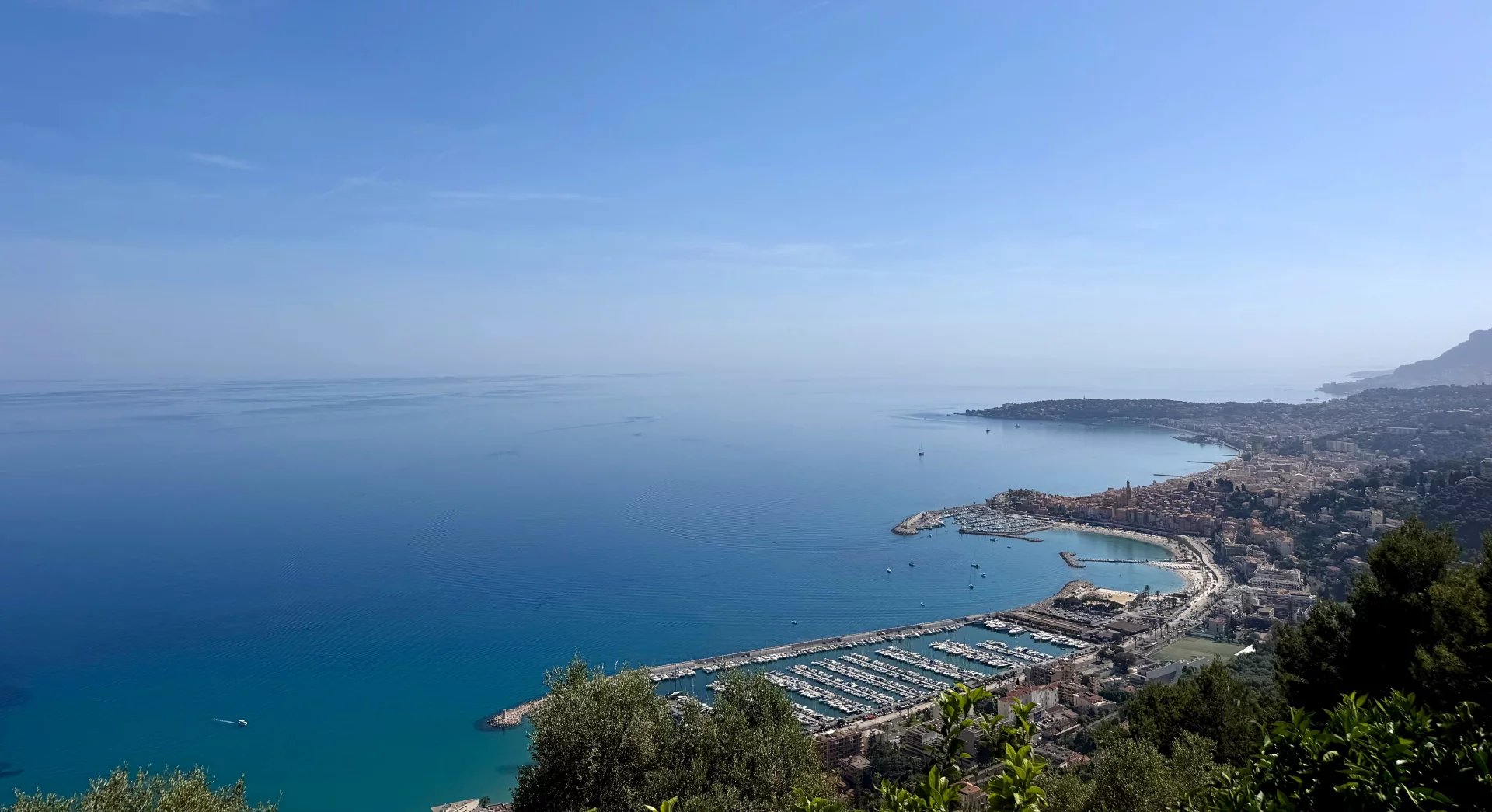 UNIQUE PROPRIÉTÉ 3 CHAMBRES ET VUE PANORAMIQUE MER MAGNIFIQUE