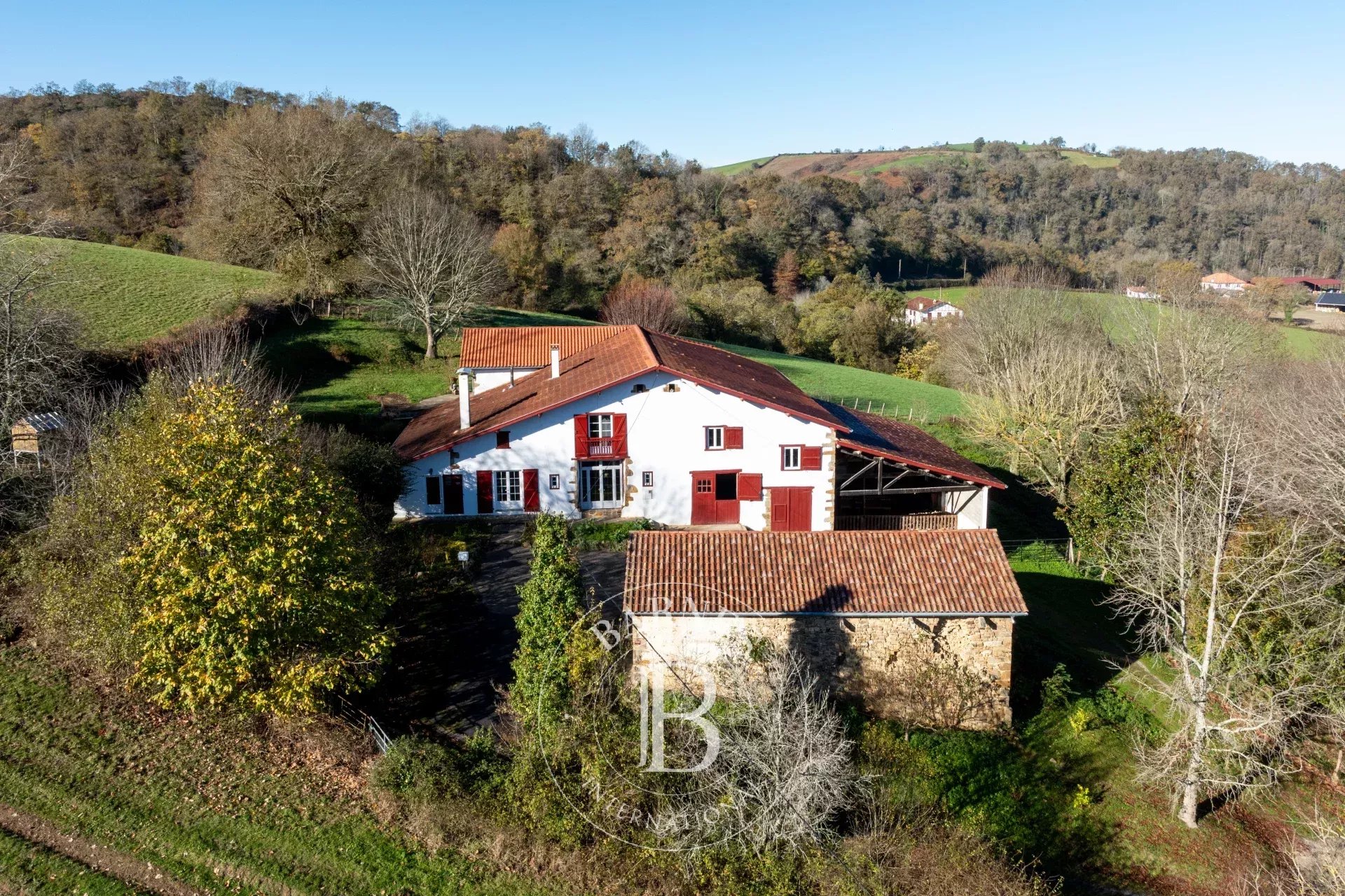 Ferme Saint-Palais  -  ref 86480921 (picture 1)