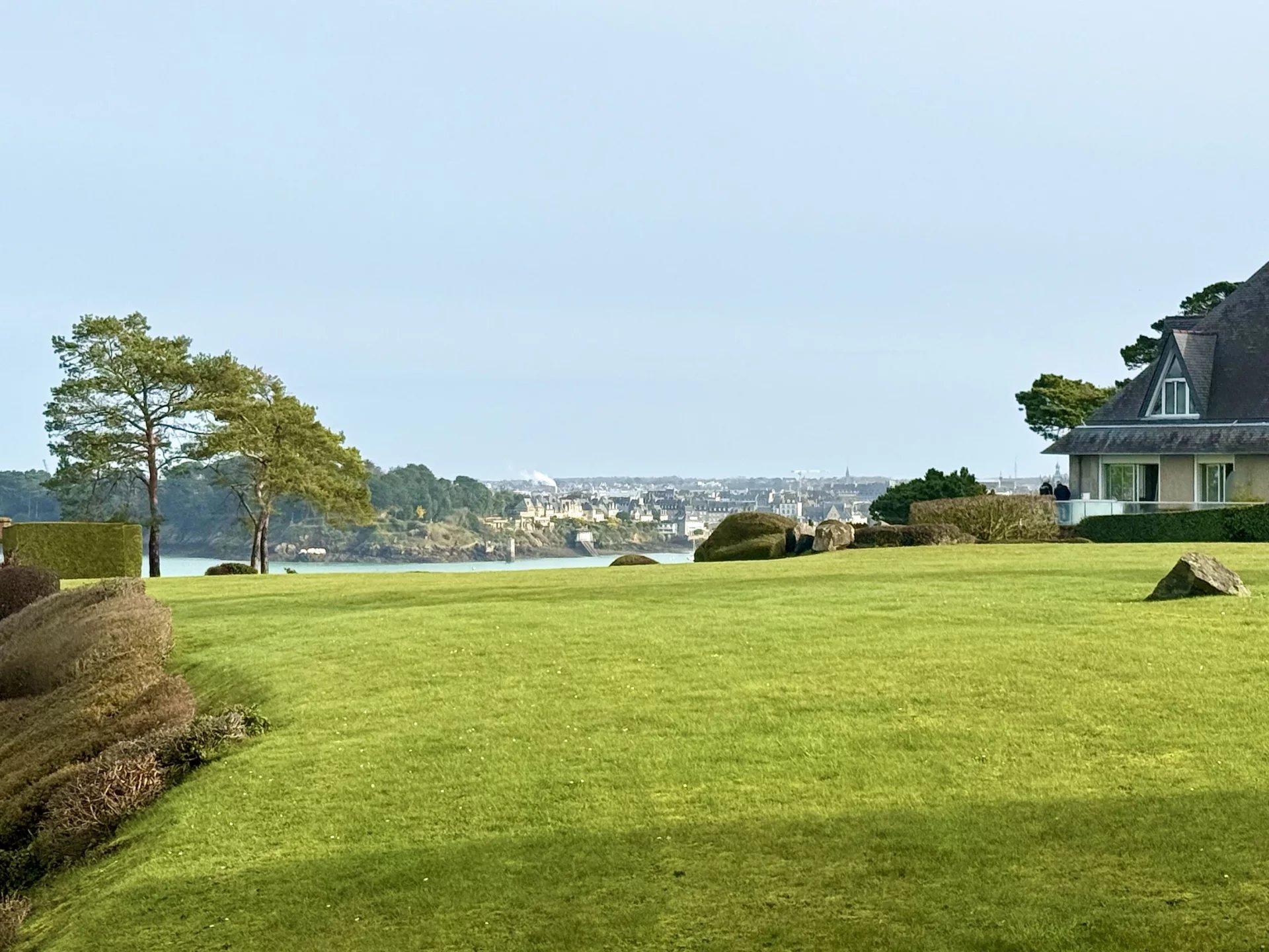 DINARD -  Très bel appartement vue mer dans une résidence pieds dans l'eau