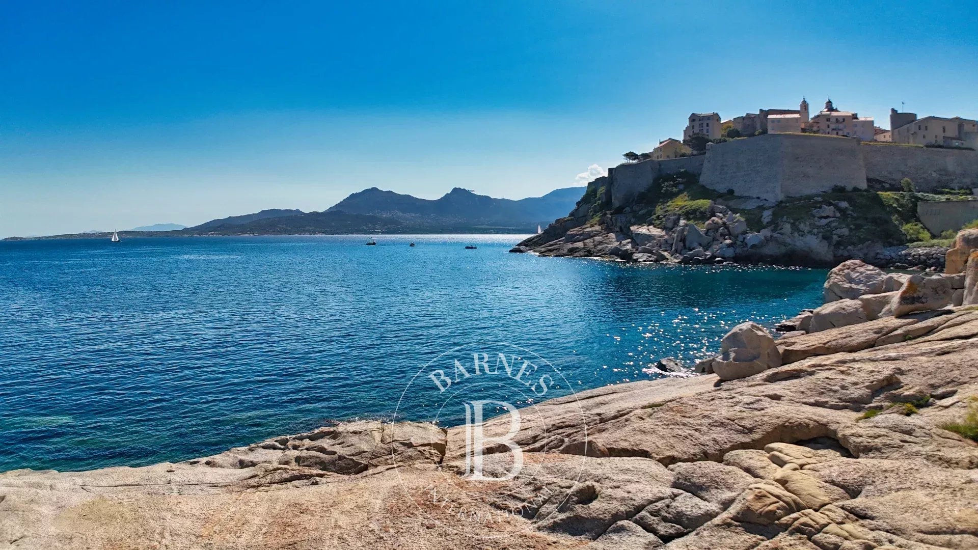 Co-excusivity, Calvi, contemporary waterfront villa, 4 bedrooms, panoramic sea view