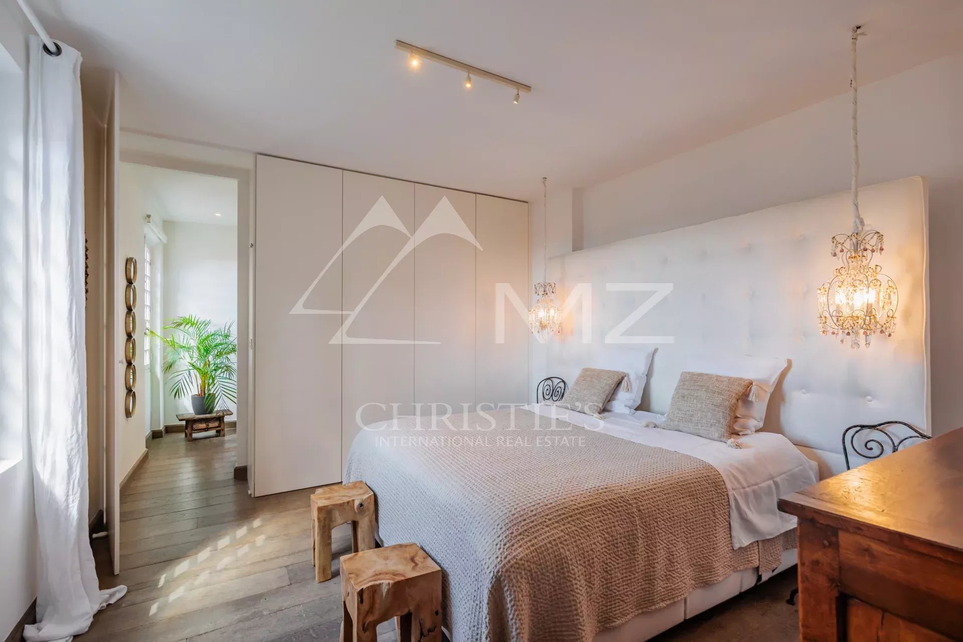 7 Bedroom Villa/Townhouse's Image 11
