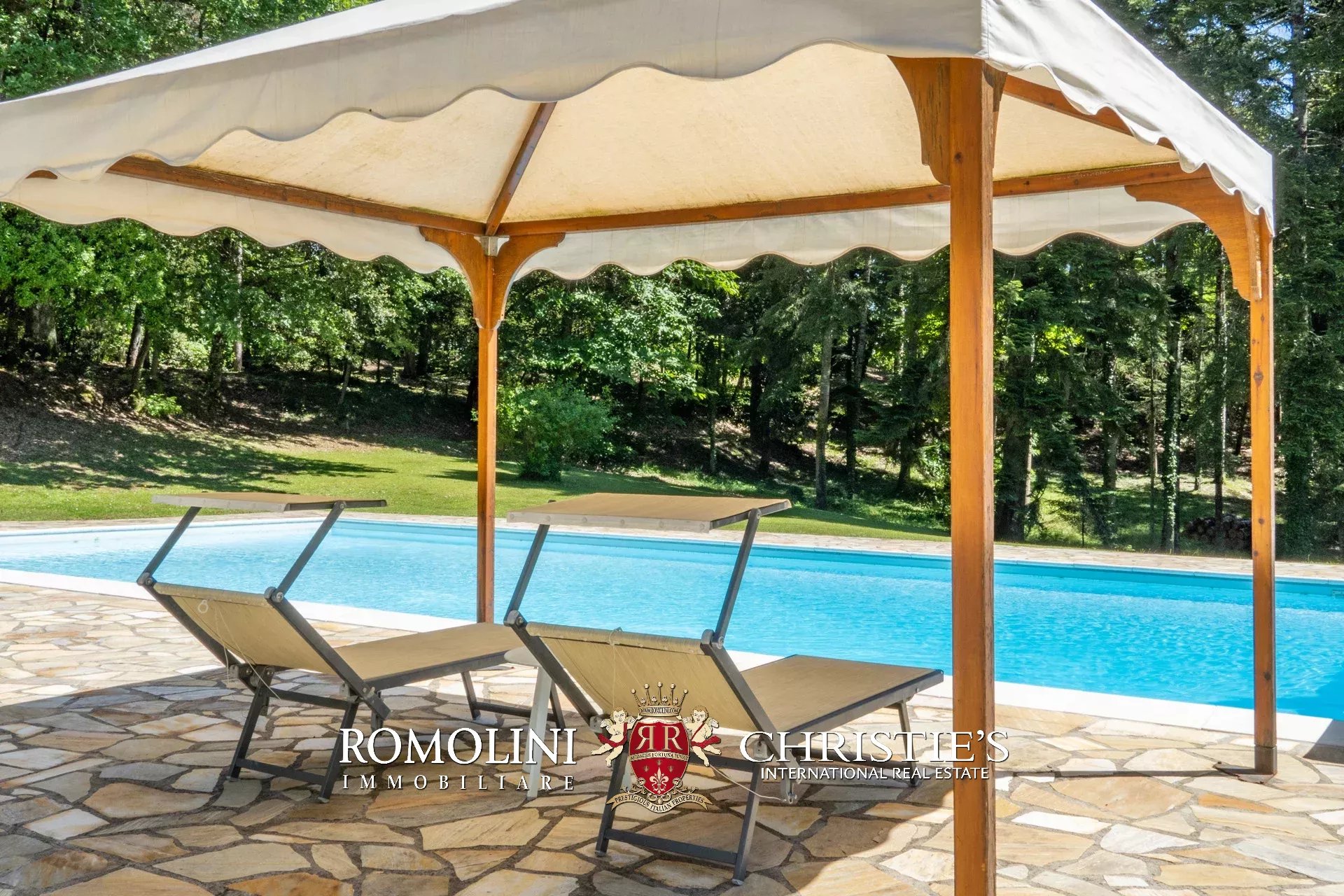 8 Bedroom Villa/Townhouse's Image 32