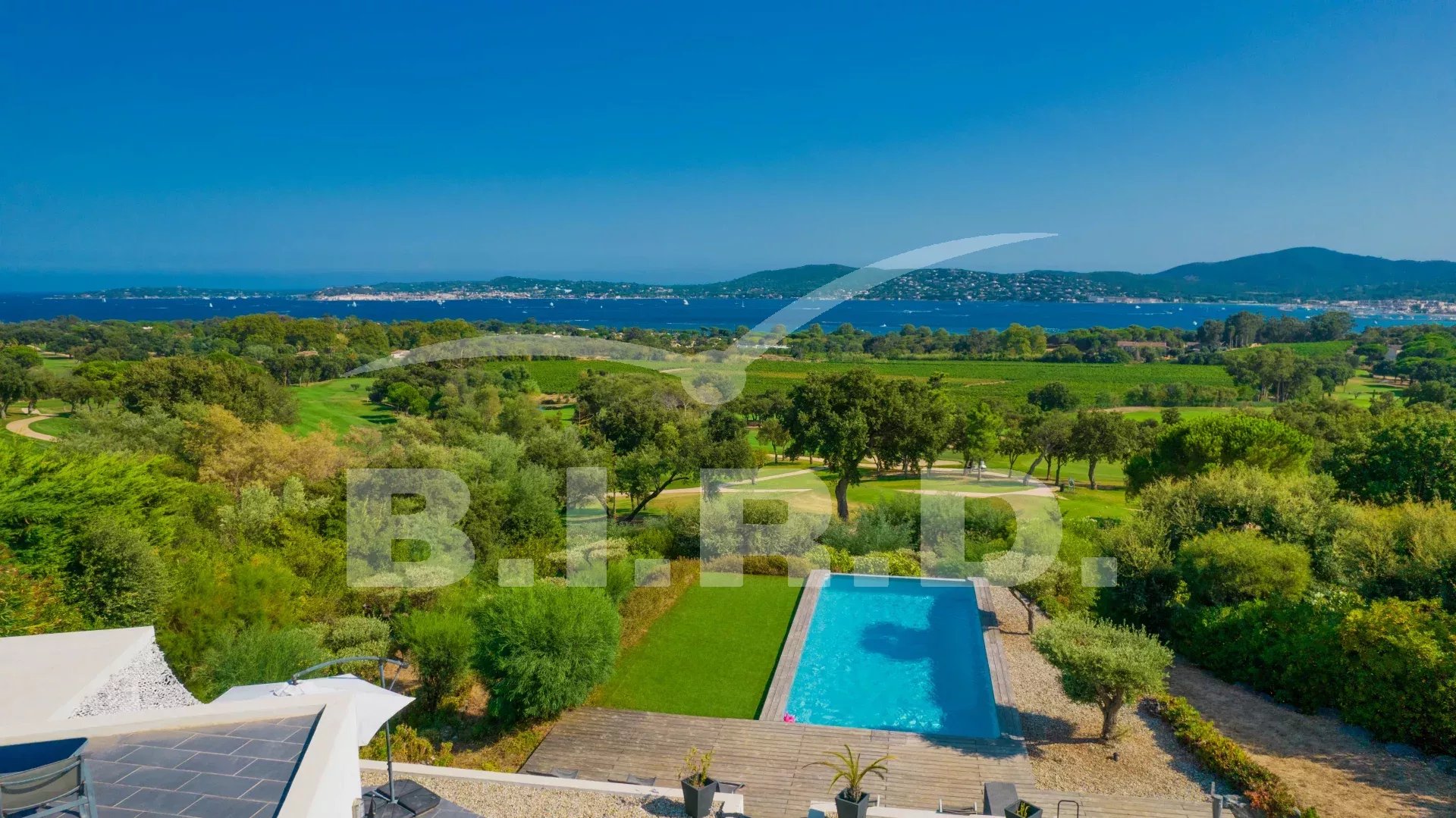 GRIMAUD : Villa vue Saint-Tropez