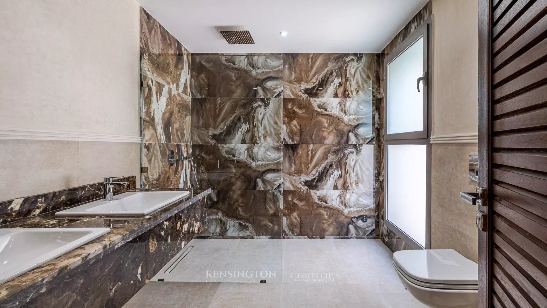 5 Bedroom Villa/Townhouse's Image 21