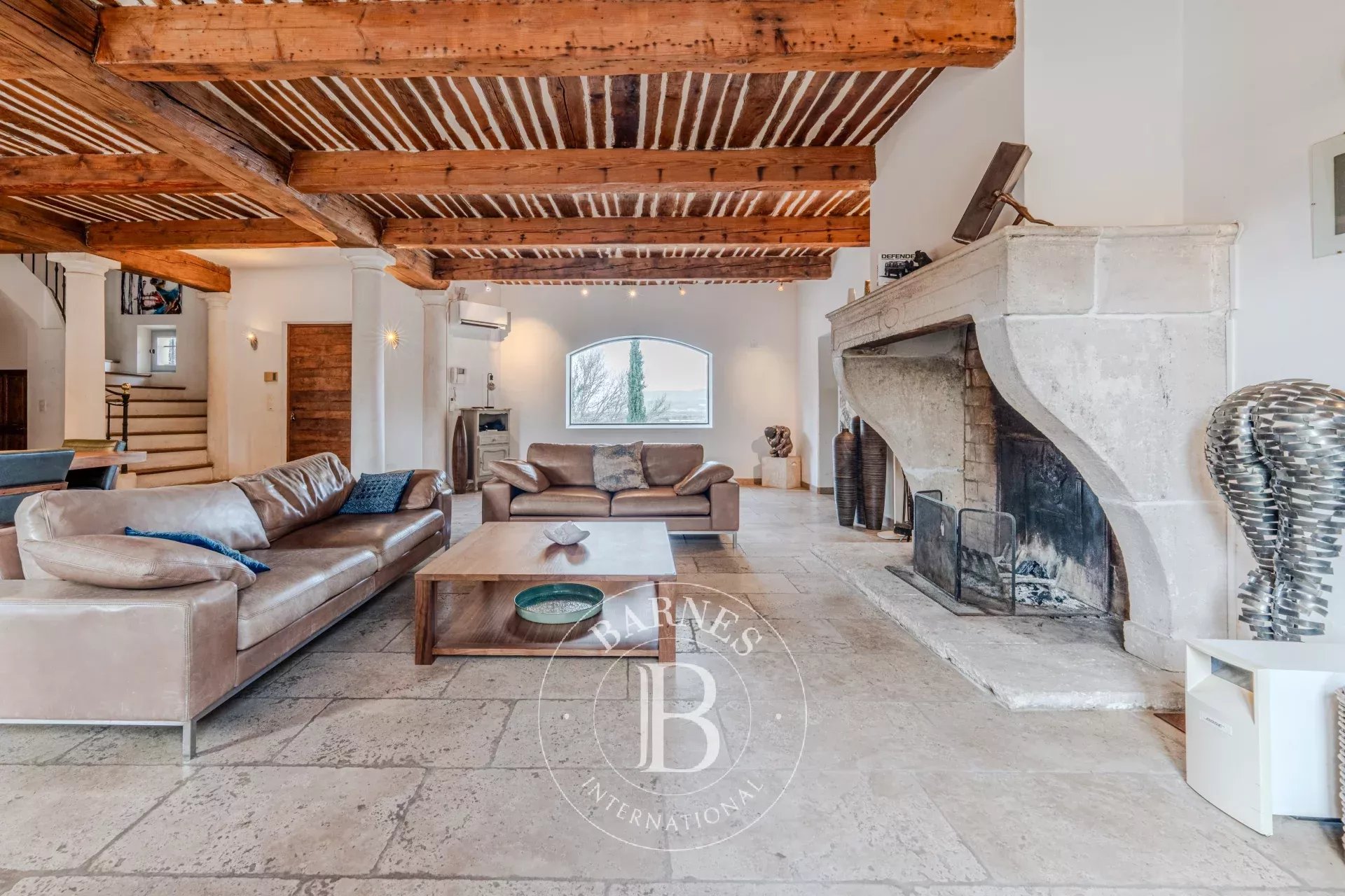 AIX-EN-PROVENCE NORTH - BASTIDE 250 SQM - 4 BEDROOMS - OFFICE - GARAGE - 6800 SQM GARDEN - SWIMMING POOL - picture 7