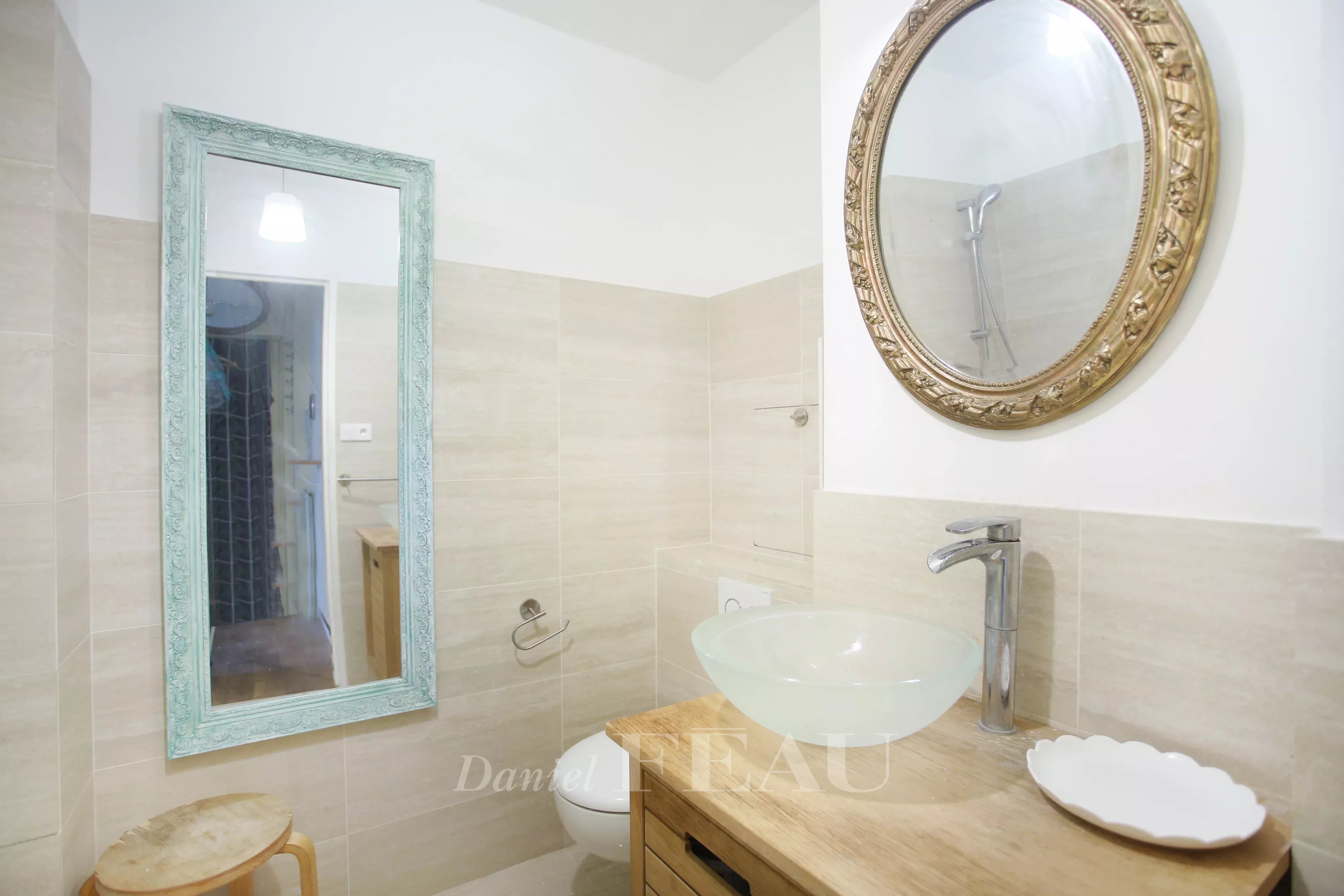 Sale Apartment Paris 11th